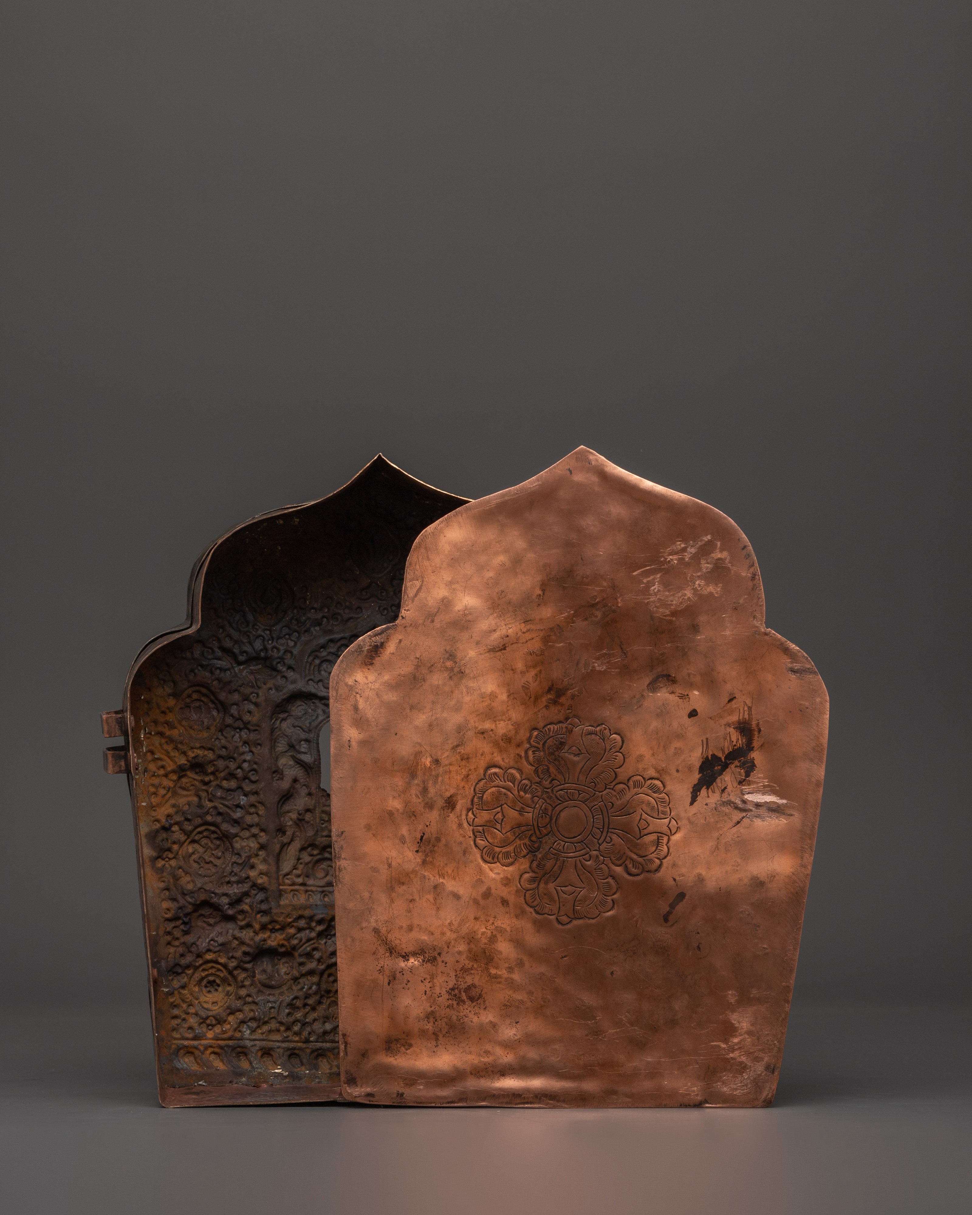 Handcrafted Ghau Box with White Metal & Copper Body | Sacred Relic