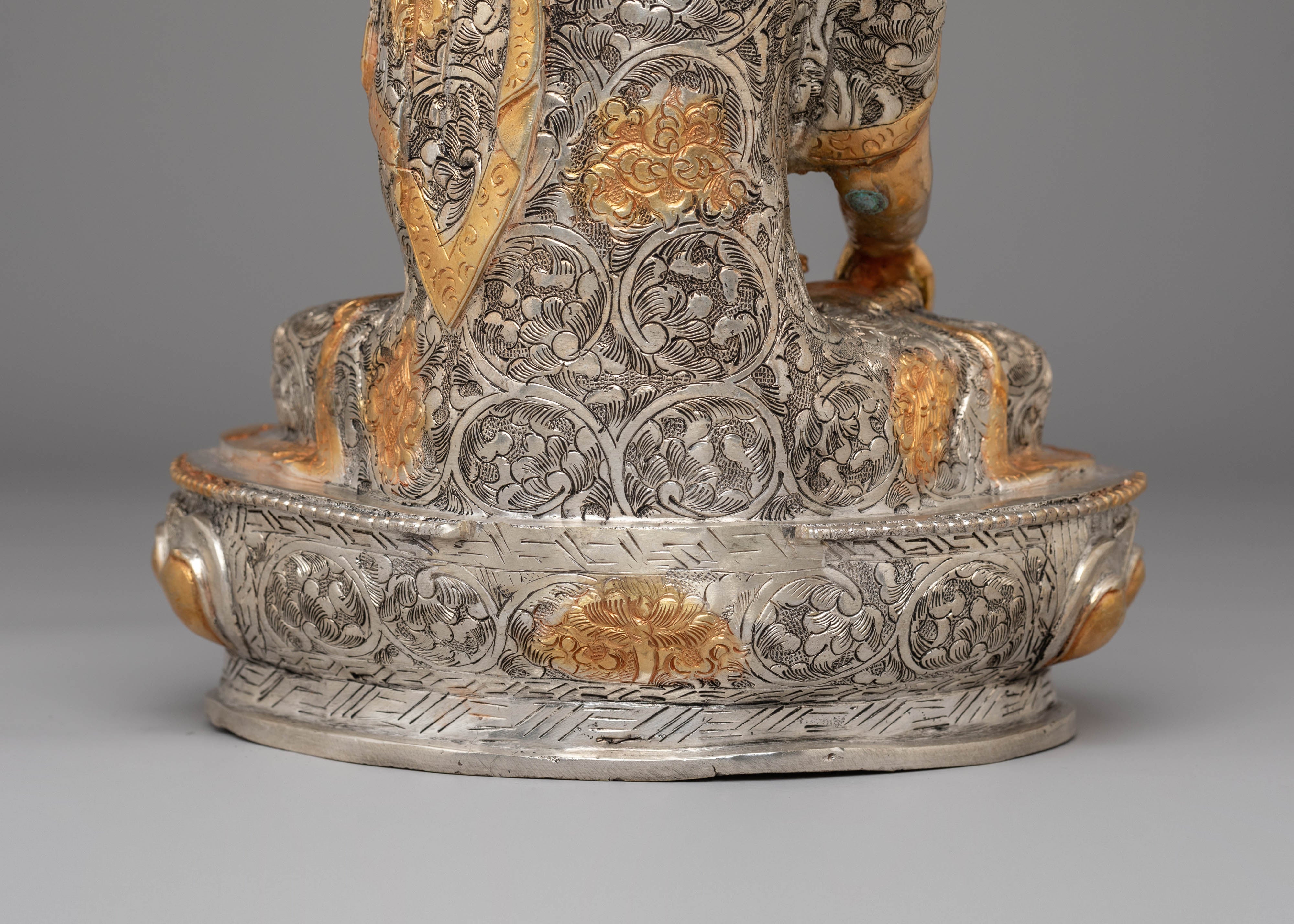 Dharma Guru Buddha Shakyamuni Statue | Gold Plated Copper for Spiritual Enlightenment