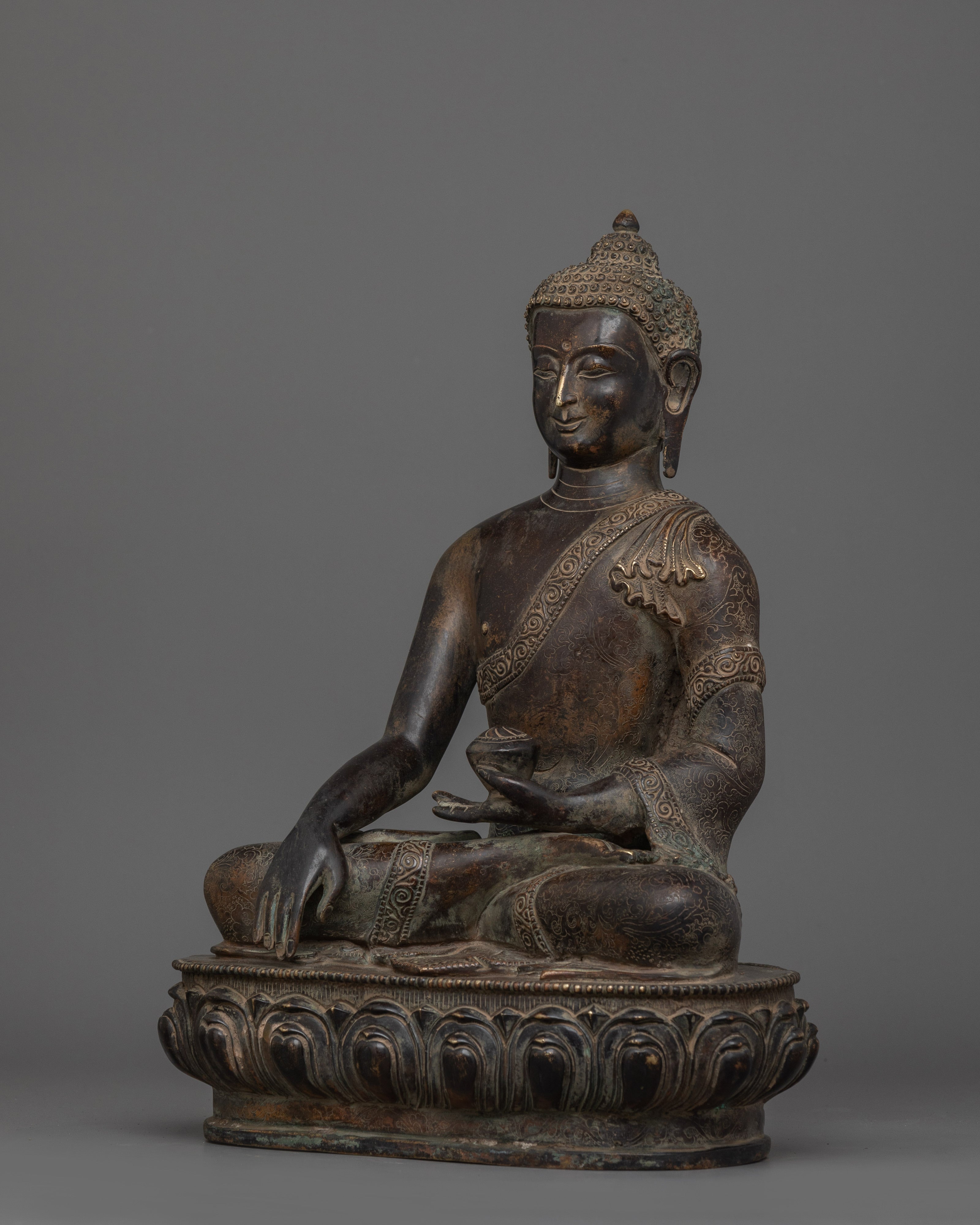 Handmade Sculpture of Enlightened Buddha Shakyamuni | Symbol of Serenity