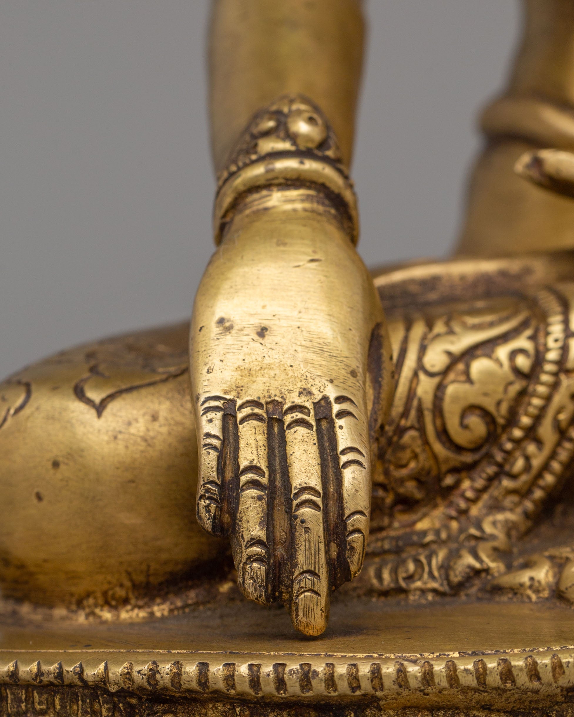 Tibetan Crowned Shakyamuni Buddha Statue | Himalayan Handmade Artwork