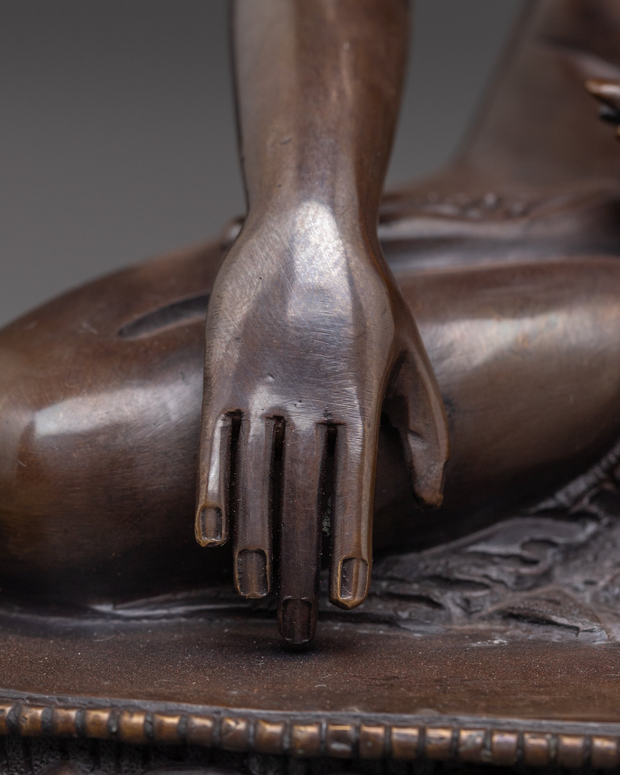 Handcrafted Shakyamuni Buddha Statue: The Enlightened One | Historical Buddha