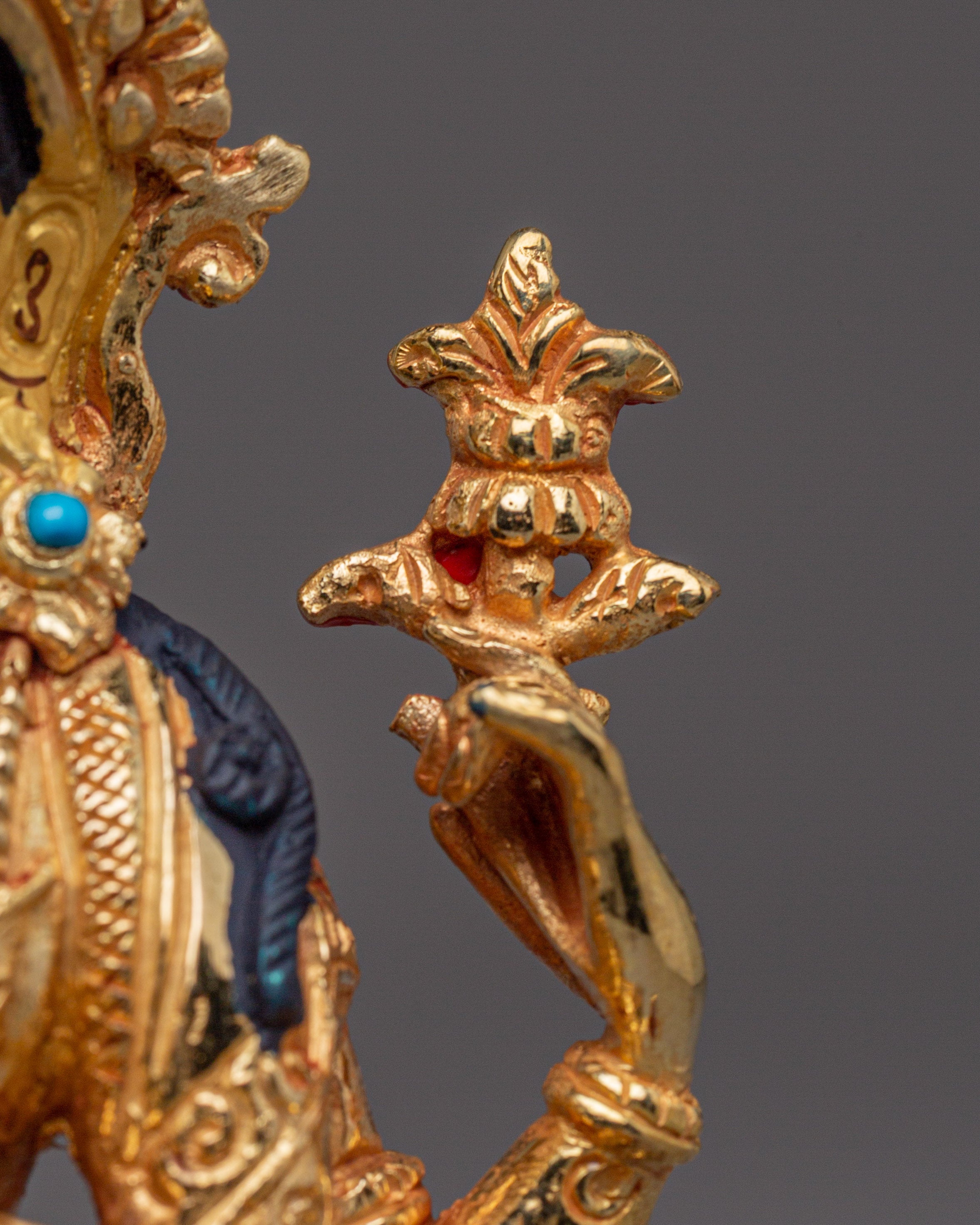 Protective Bodhisattva Chenrezig Statue | The one who looks with unwavering eye