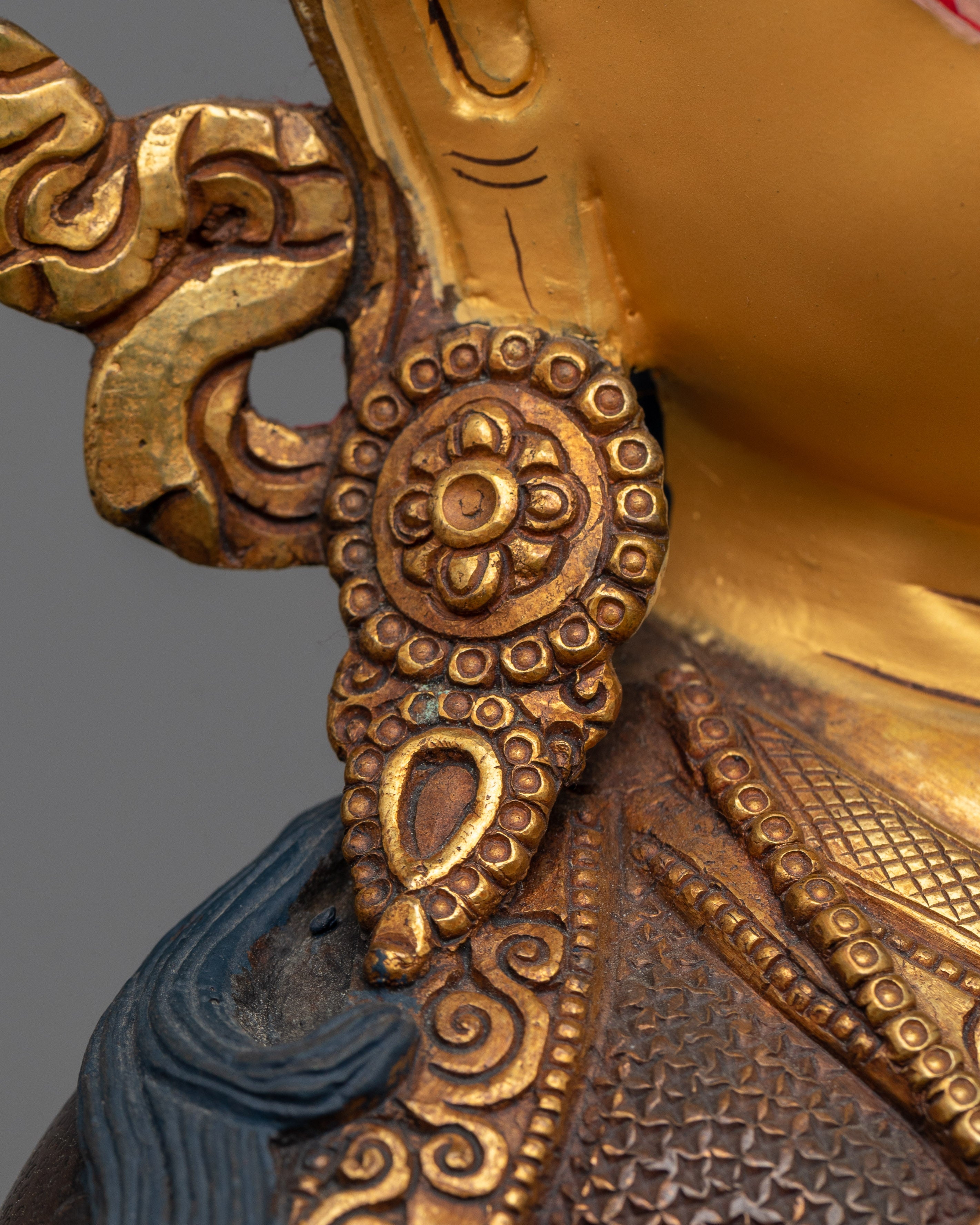 Mantra Vajra Guru | The Precious Master of Tibetan Buddhism