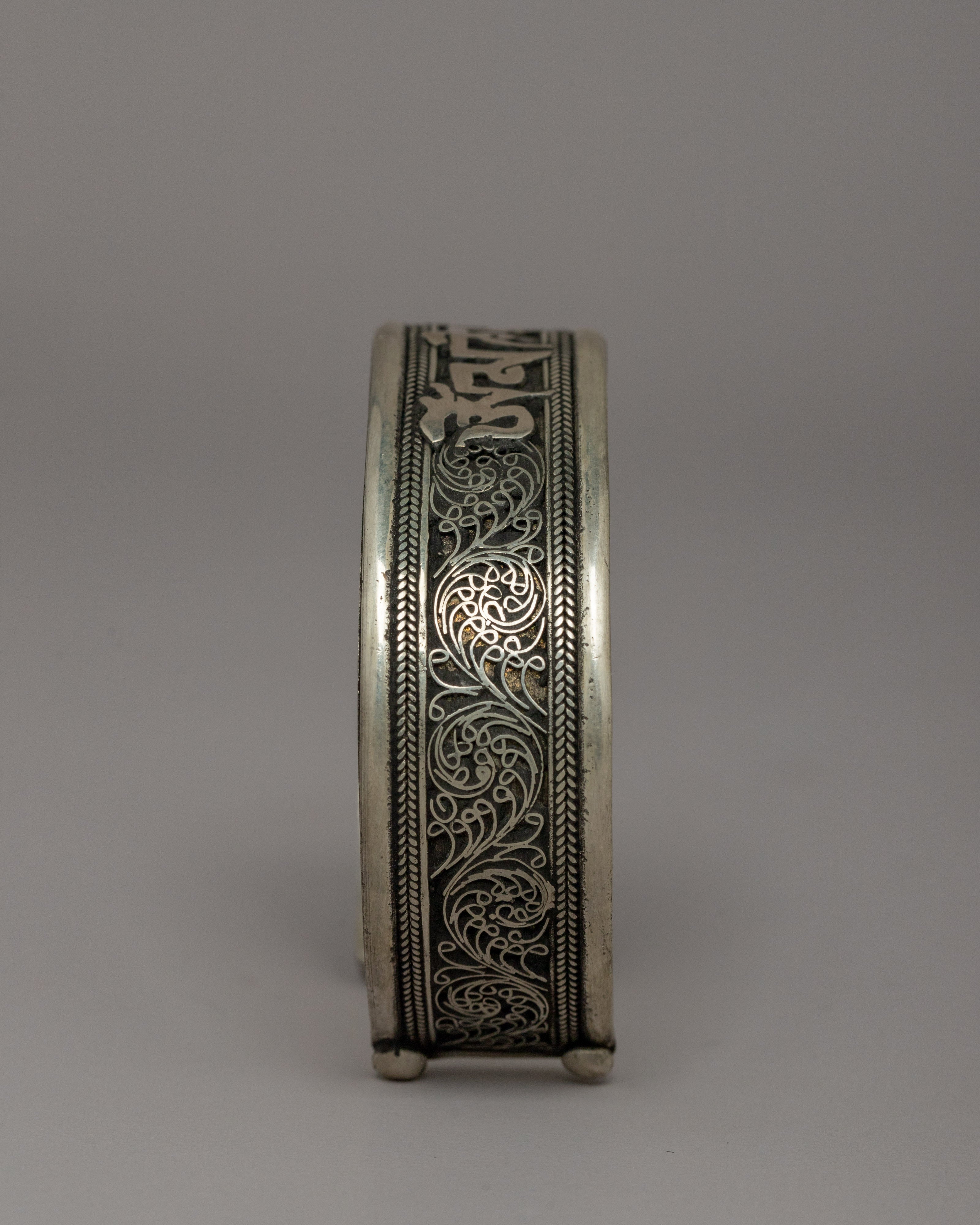 Avalokiteshwora Mantra Bracelet | Om Mani Pema Hum
