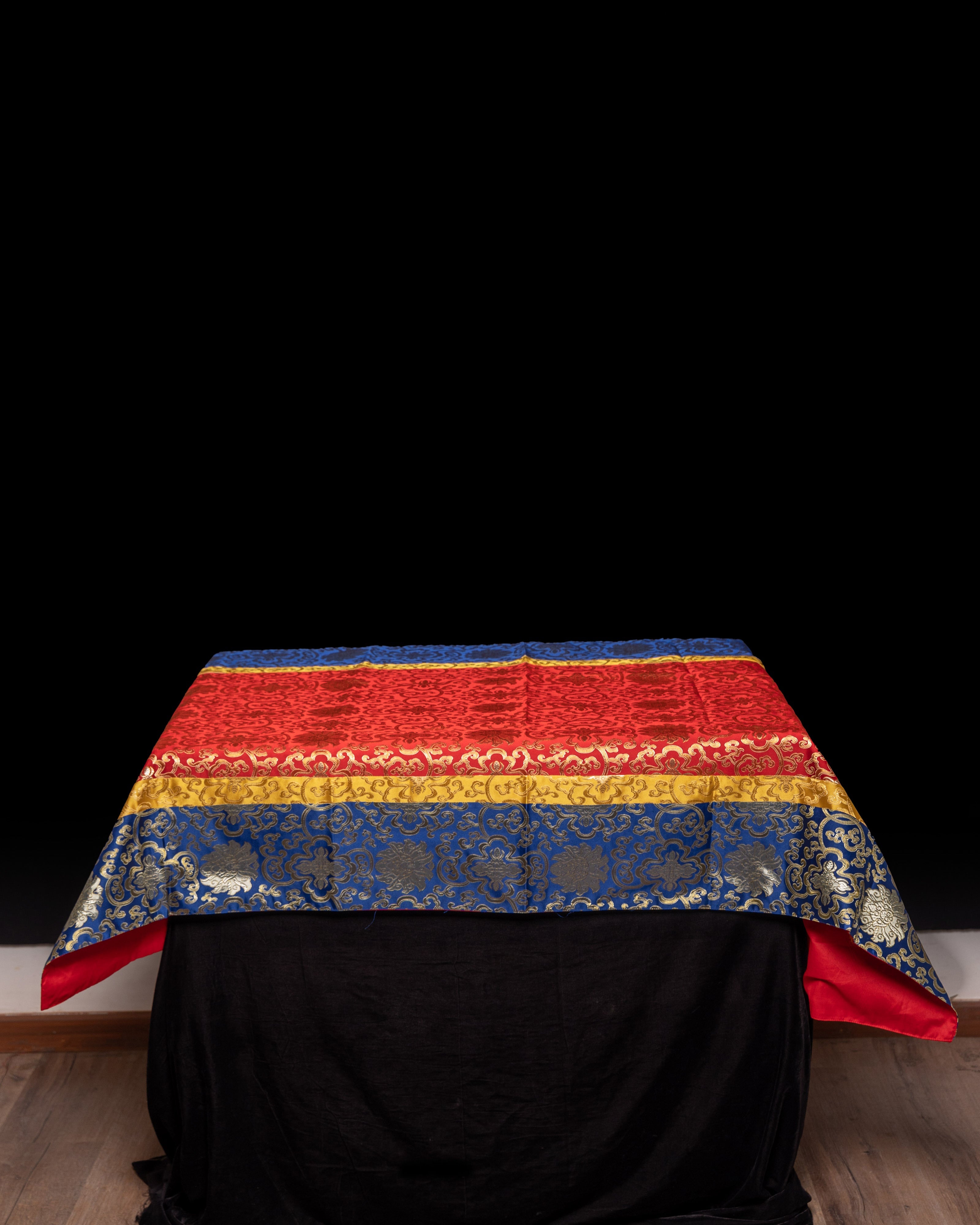 Decorative Table Cloth | Stylish and Artistic Home Accent