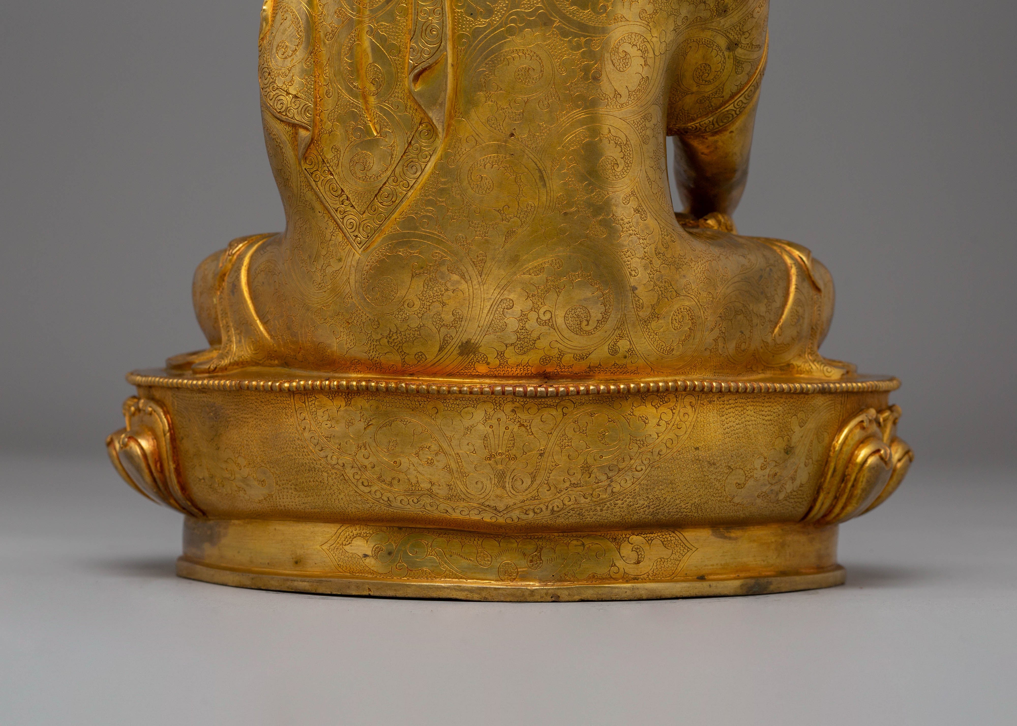 Handmade Golden Shakyamuni Buddha for Altars and Decoration