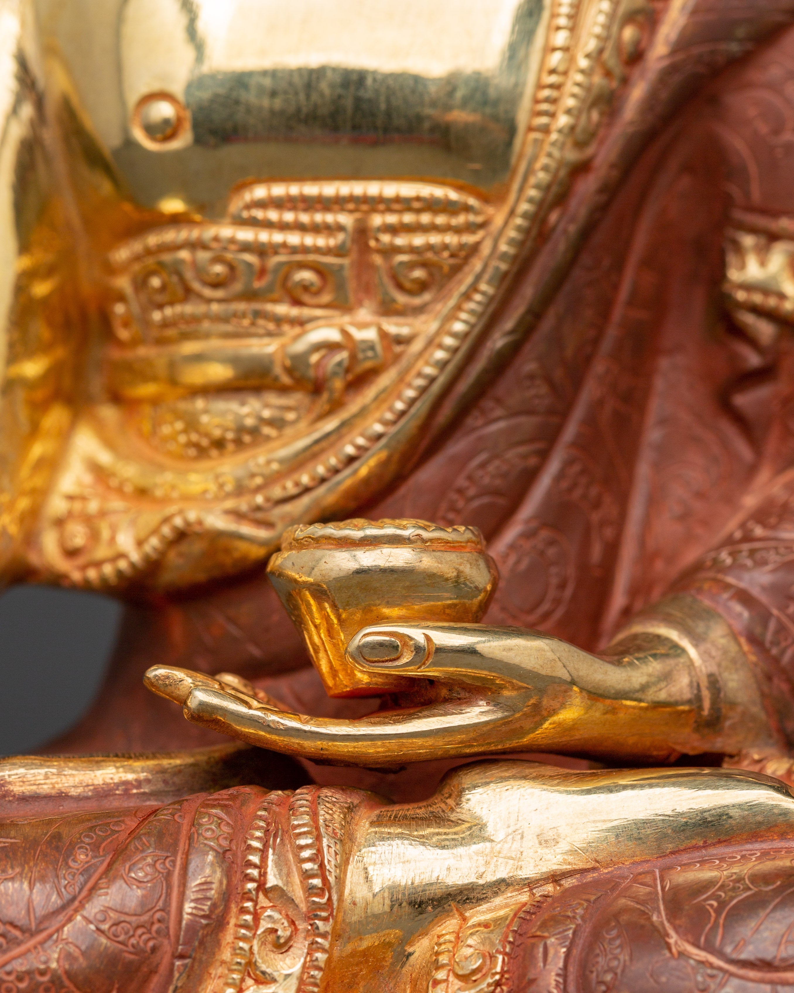 Handcrafted Shakyamuni Buddha Statue: The Enlightened Sage