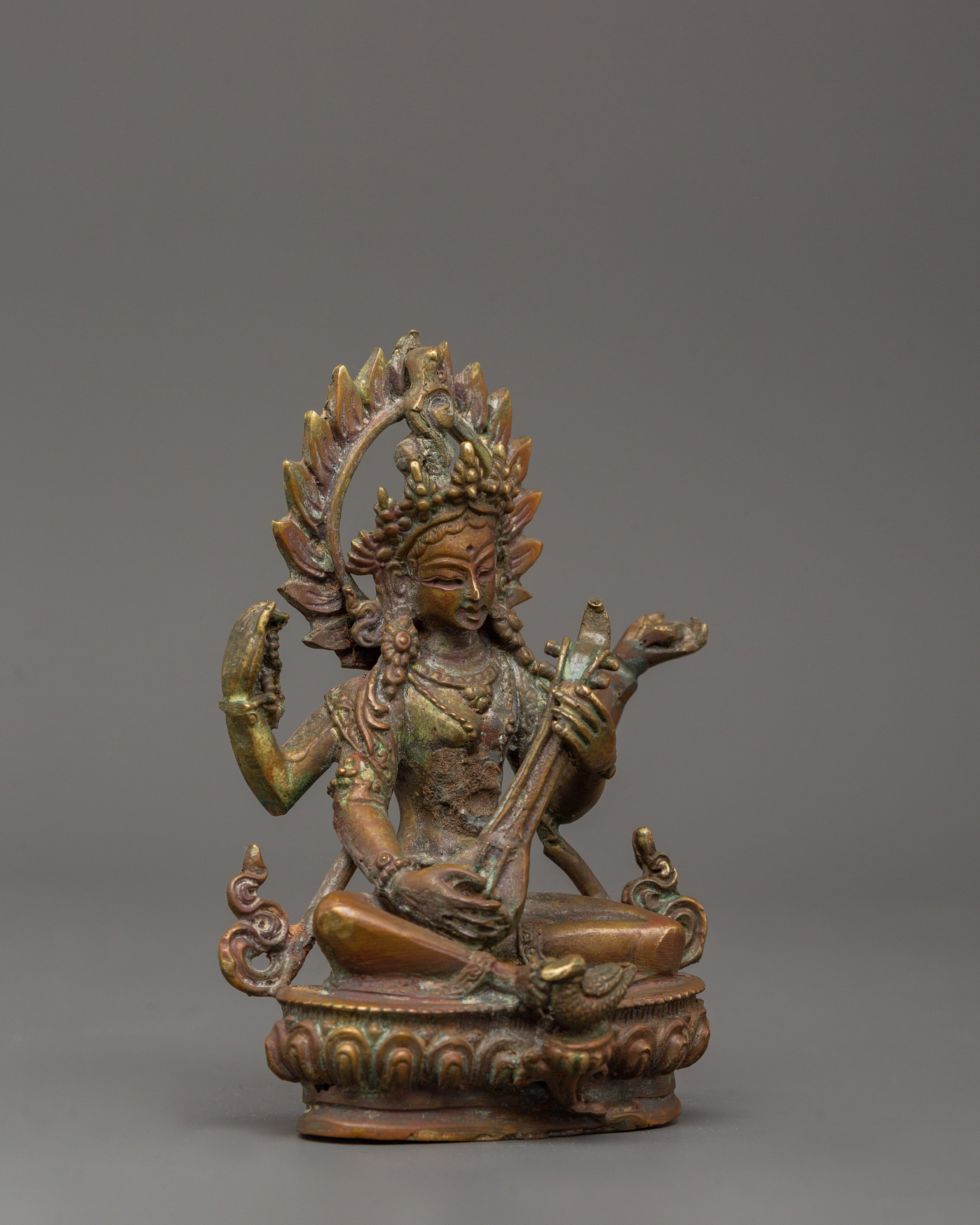 Saraswati Statue | A Divine Symbol of Wisdom and Art