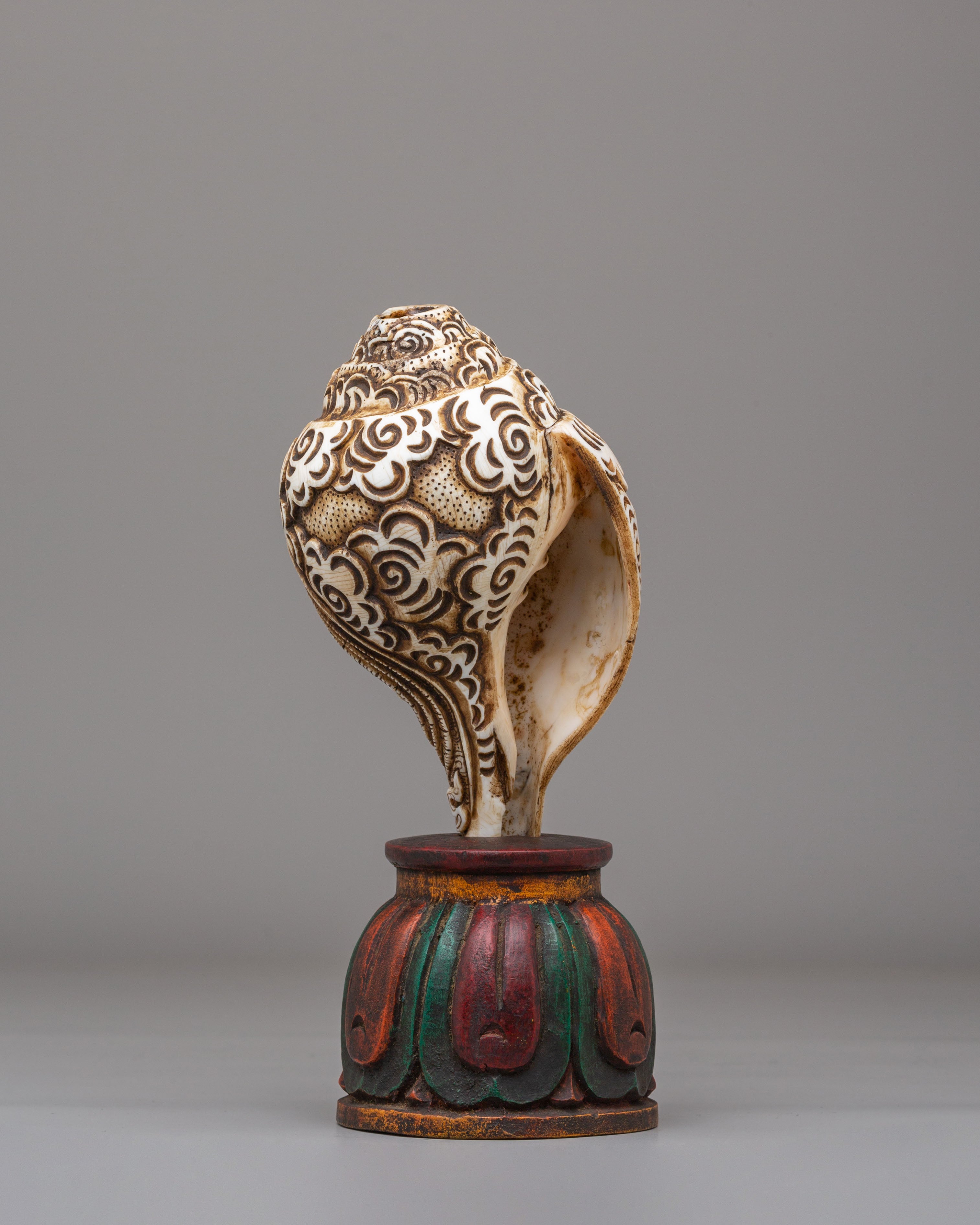 1000 Armed Conch With Stand | Sacred Chenrezig Conch for Spiritual Practice