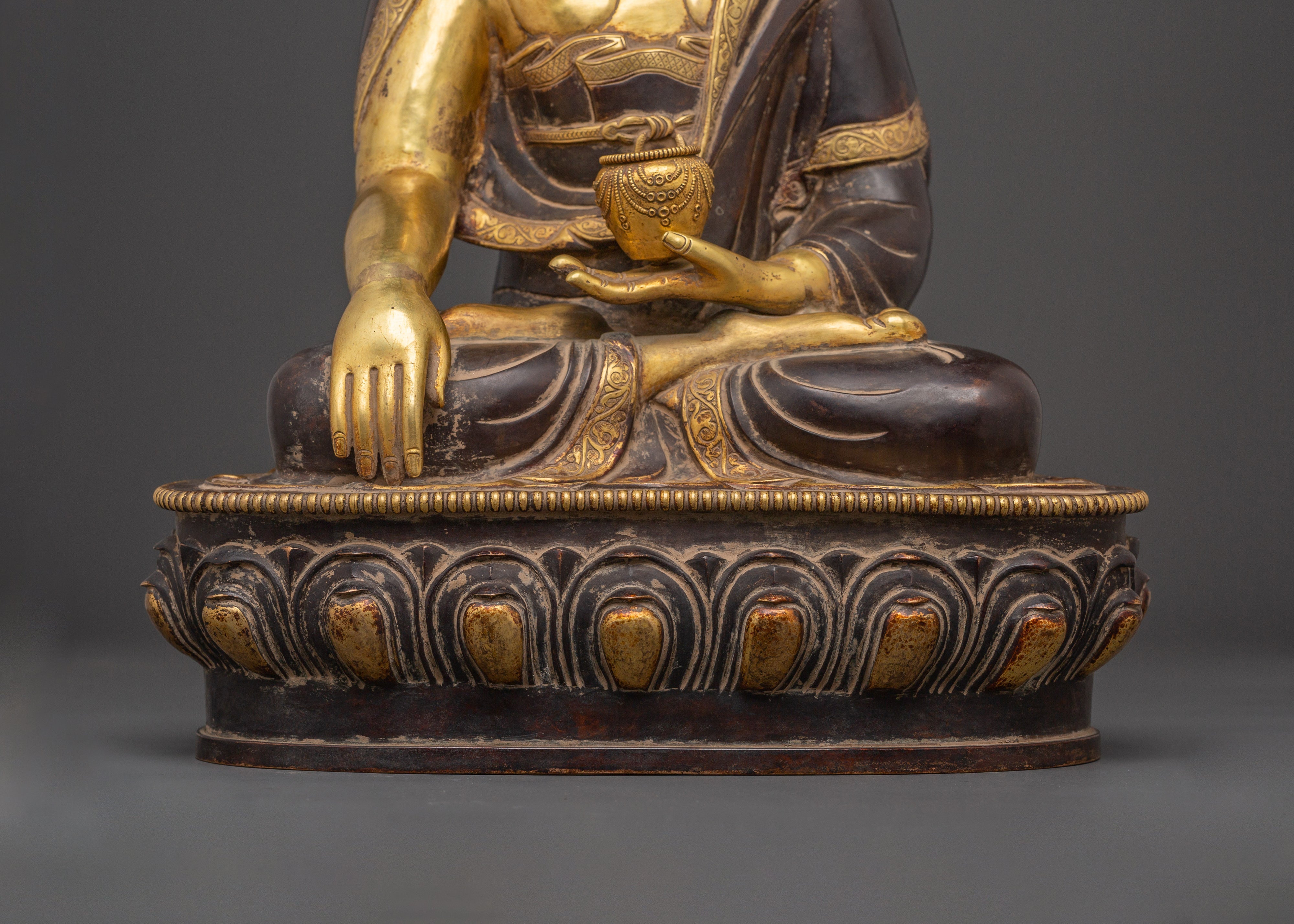 Shakyamuni Buddha Statue for Spiritual Healing and Peace | Sacred Traditional Artwork