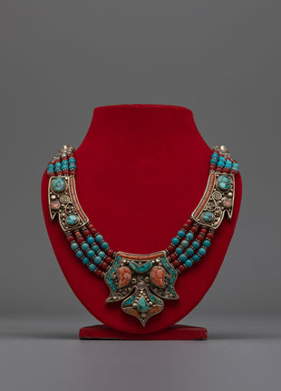Turquoise White Stone Necklace |  Elegant and Versatile Necklace for Any Occasion