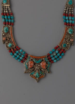Turquoise White Stone Necklace |  Elegant and Versatile Necklace for Any Occasion