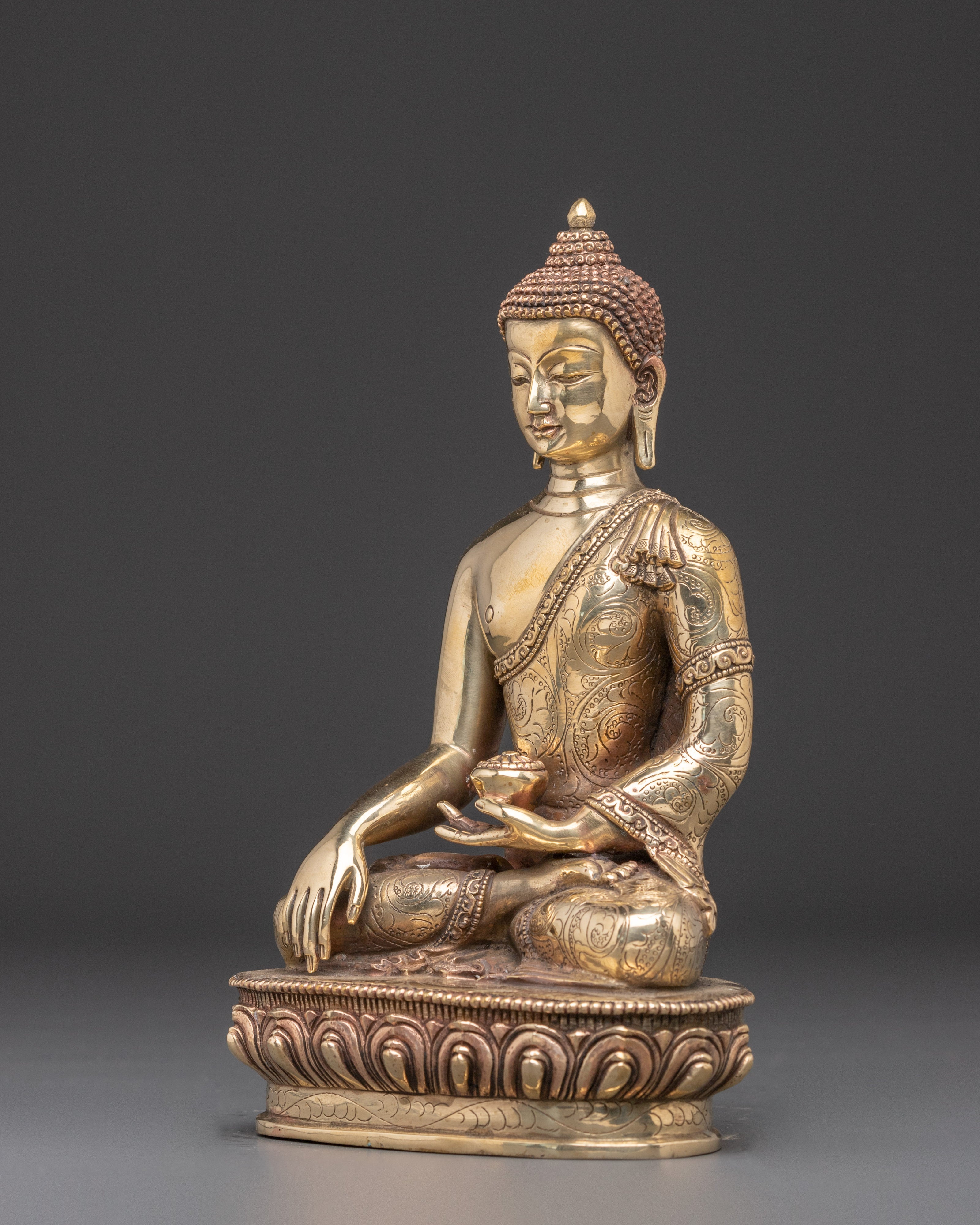 Peaceful Shakyamuni Buddha Statue | Symbol of Enlightenment and Wisdom