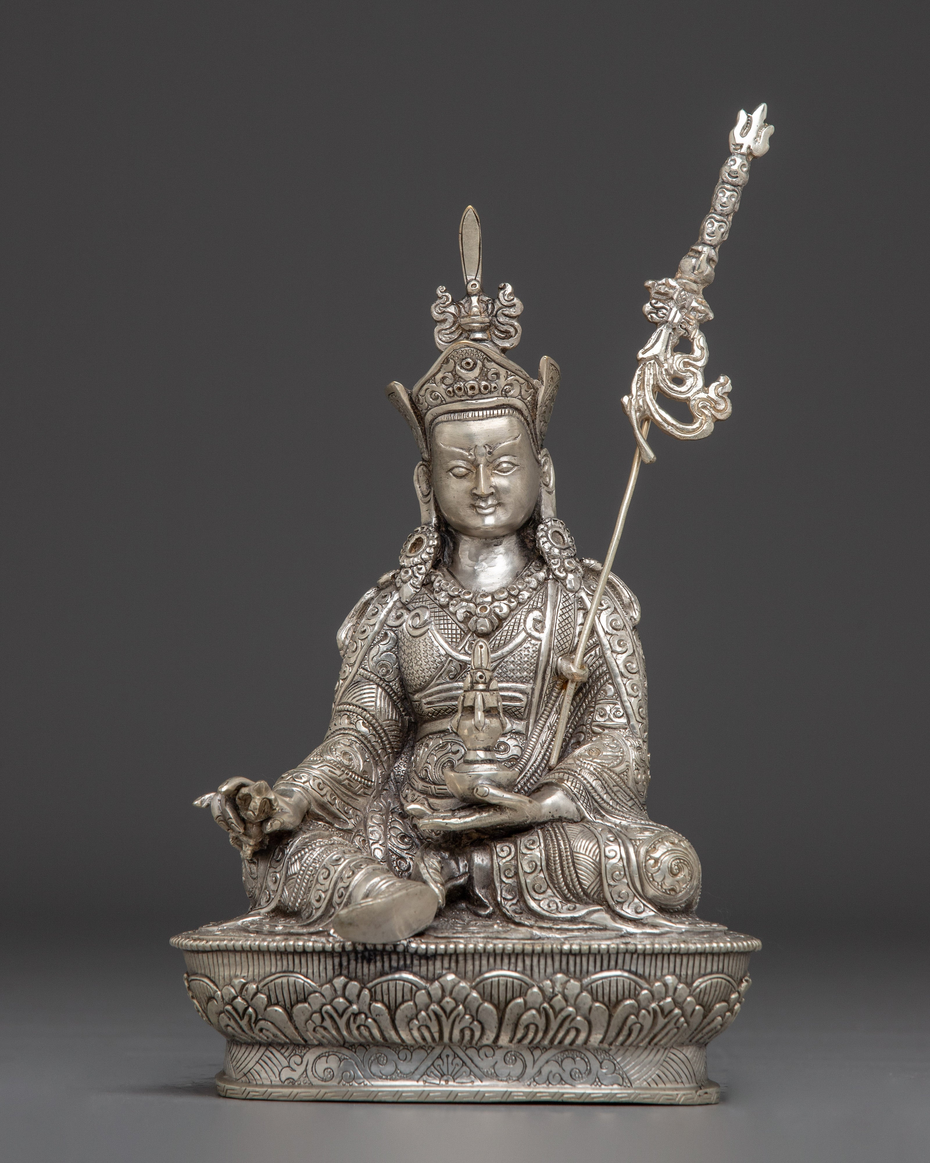 nepalese-spiritual-statue-of-guru-rinpoche