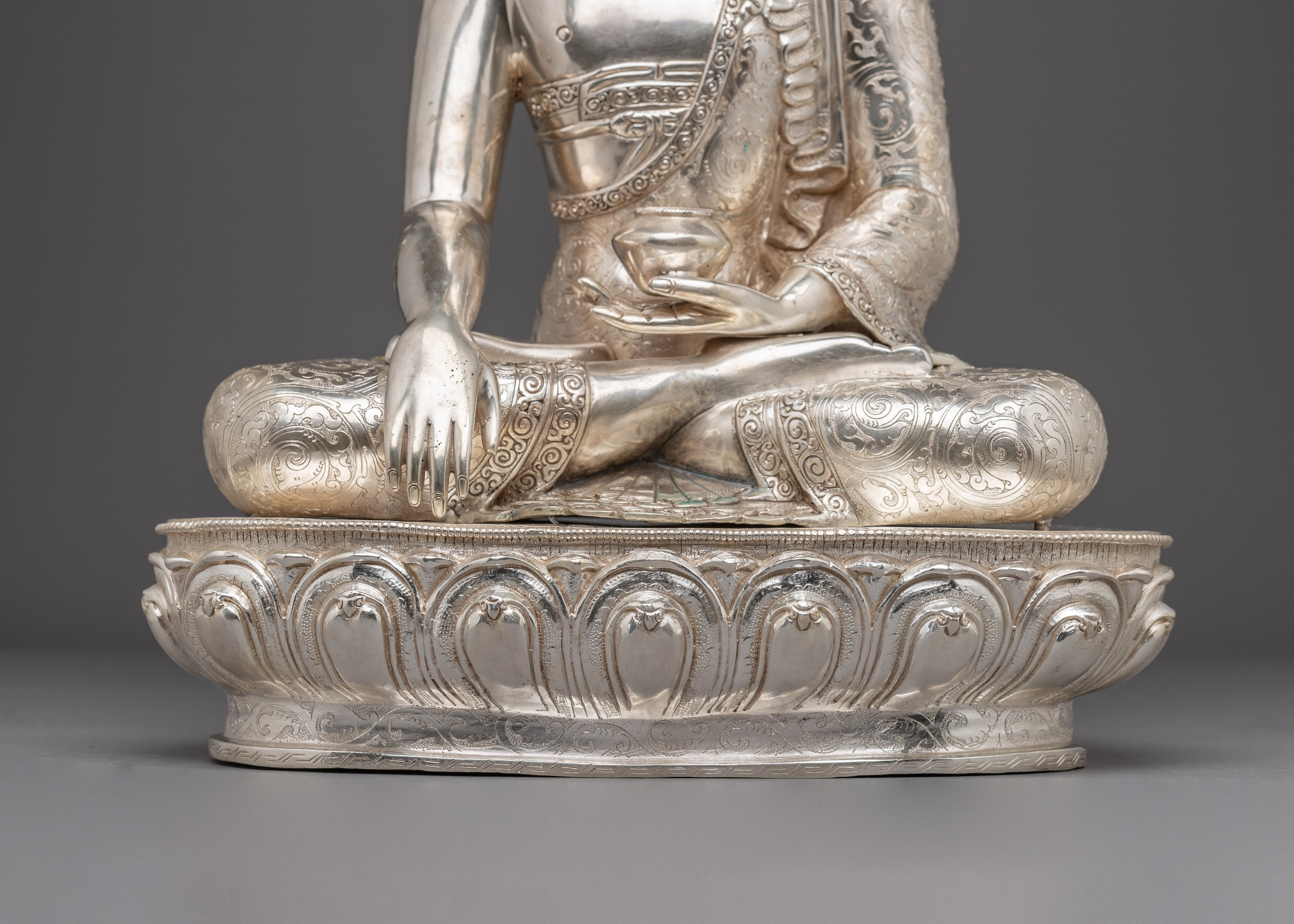 Serene Silver Shakyamuni Buddha Artwork | Enlightenment Symbol