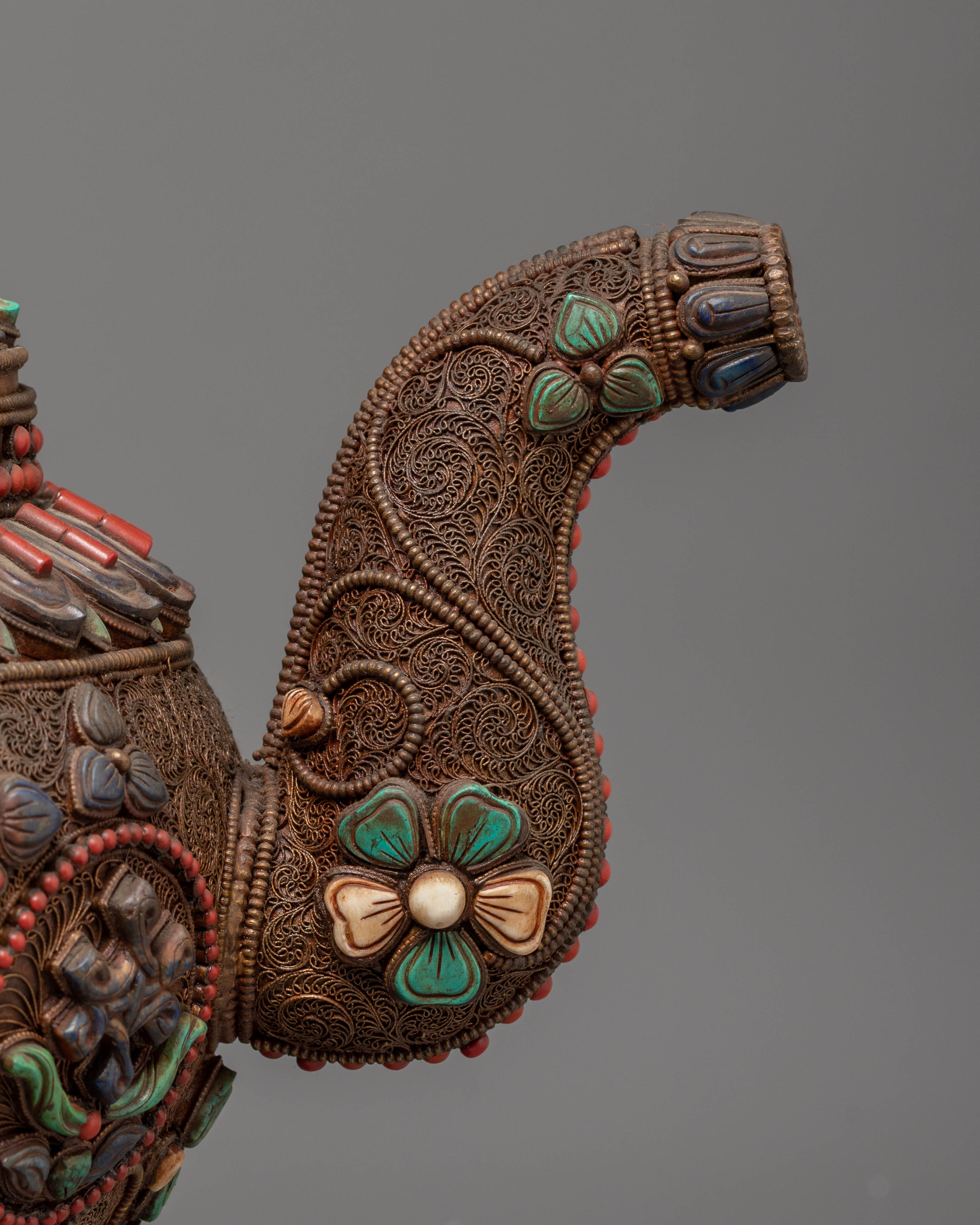 Dragon Motif Tea Pot | Decorative Dragon Tea Vessel