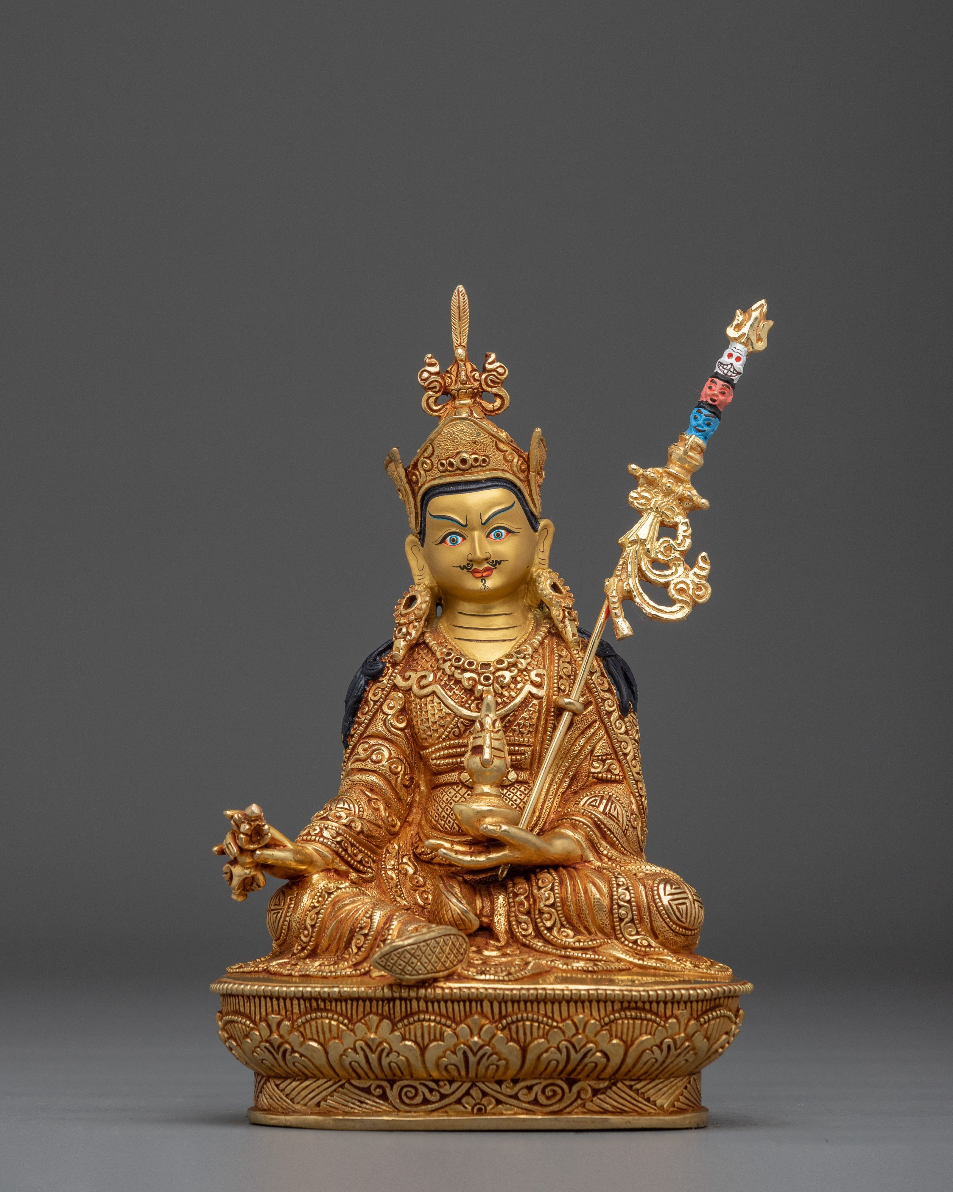 lotus-born-master-guru-rinpoche-sculpture