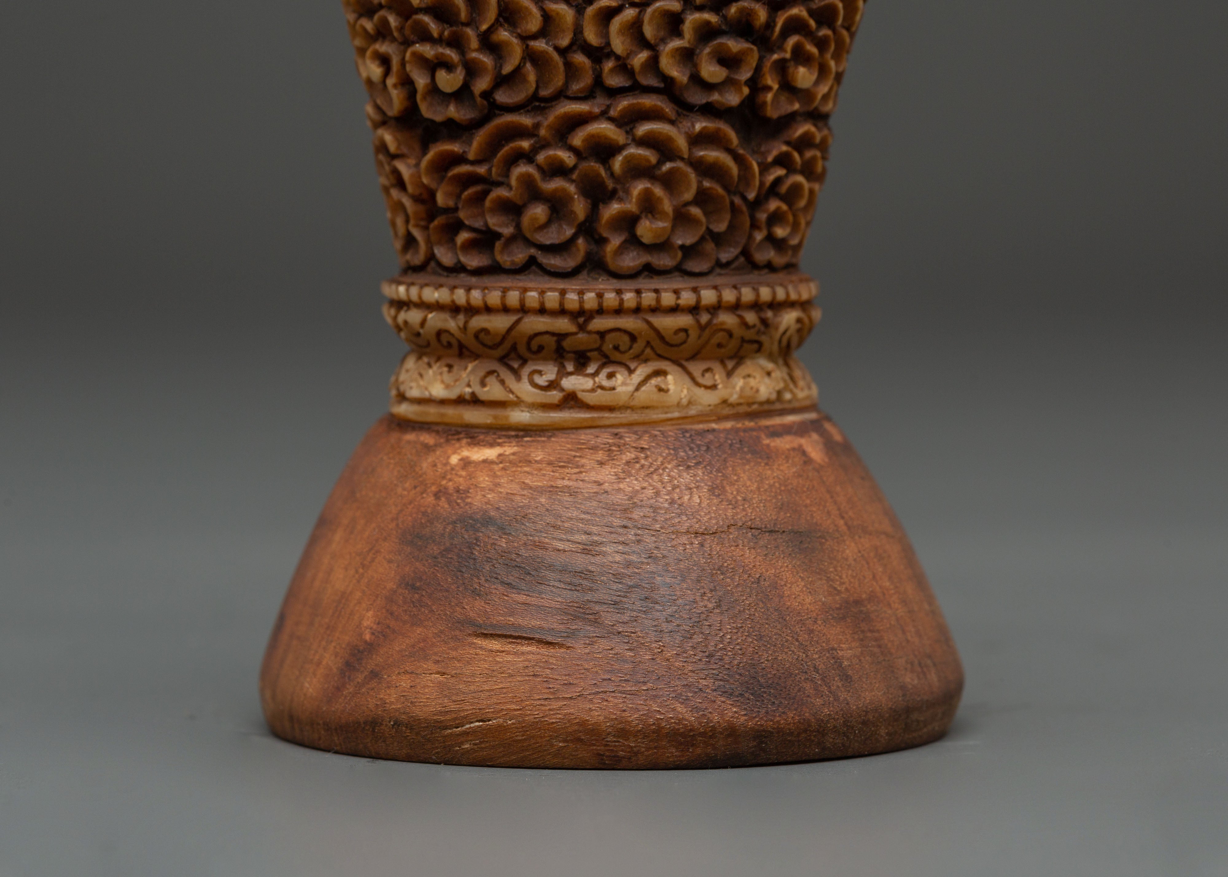 Wooden Shakyamuni Buddha Figurine | Symbol of Peace and Tranquility