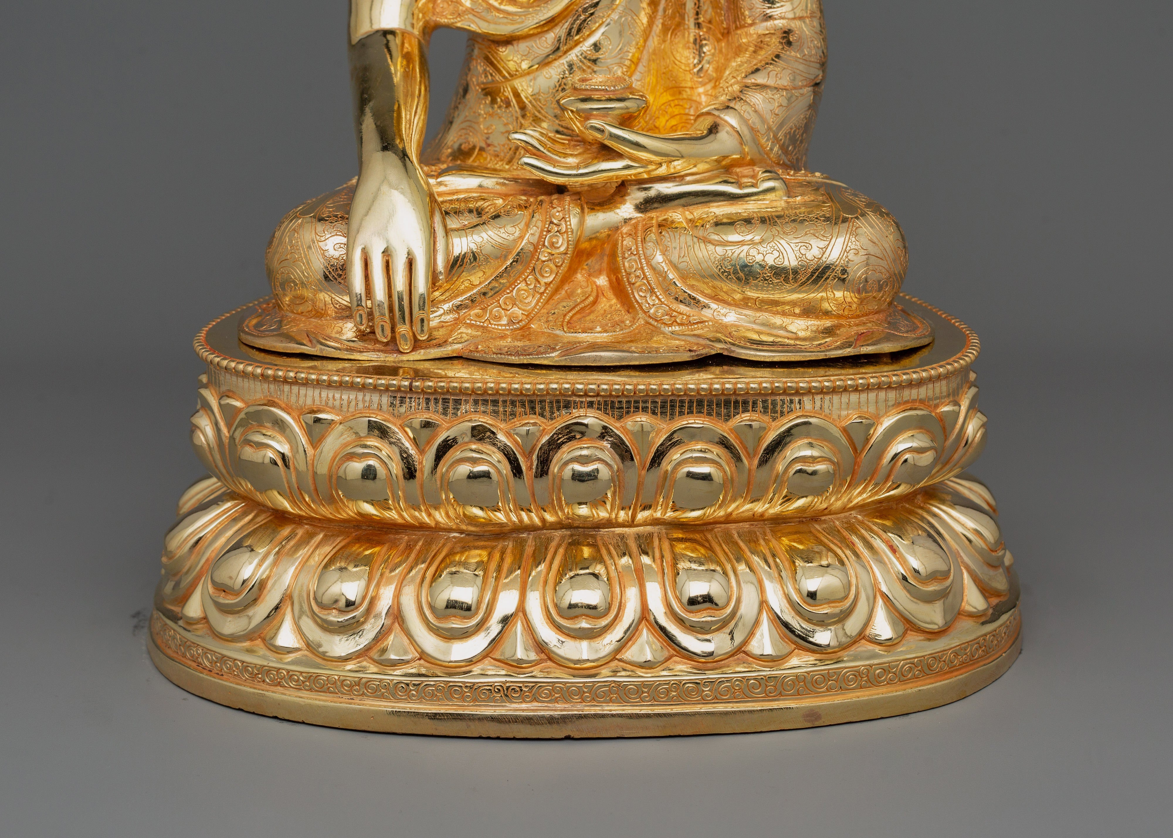Shakyamuni Buddha, Religious Teacher Statue | 24k Gold Gilded Sculpture
