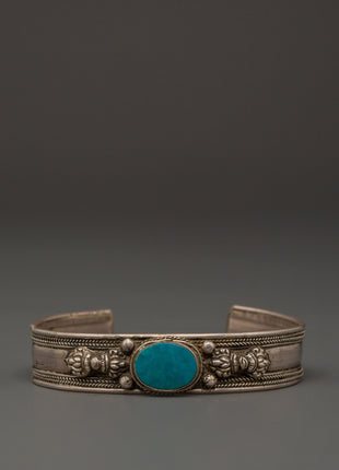 handcrafted-silver-turquoise-inlaid-bracelet