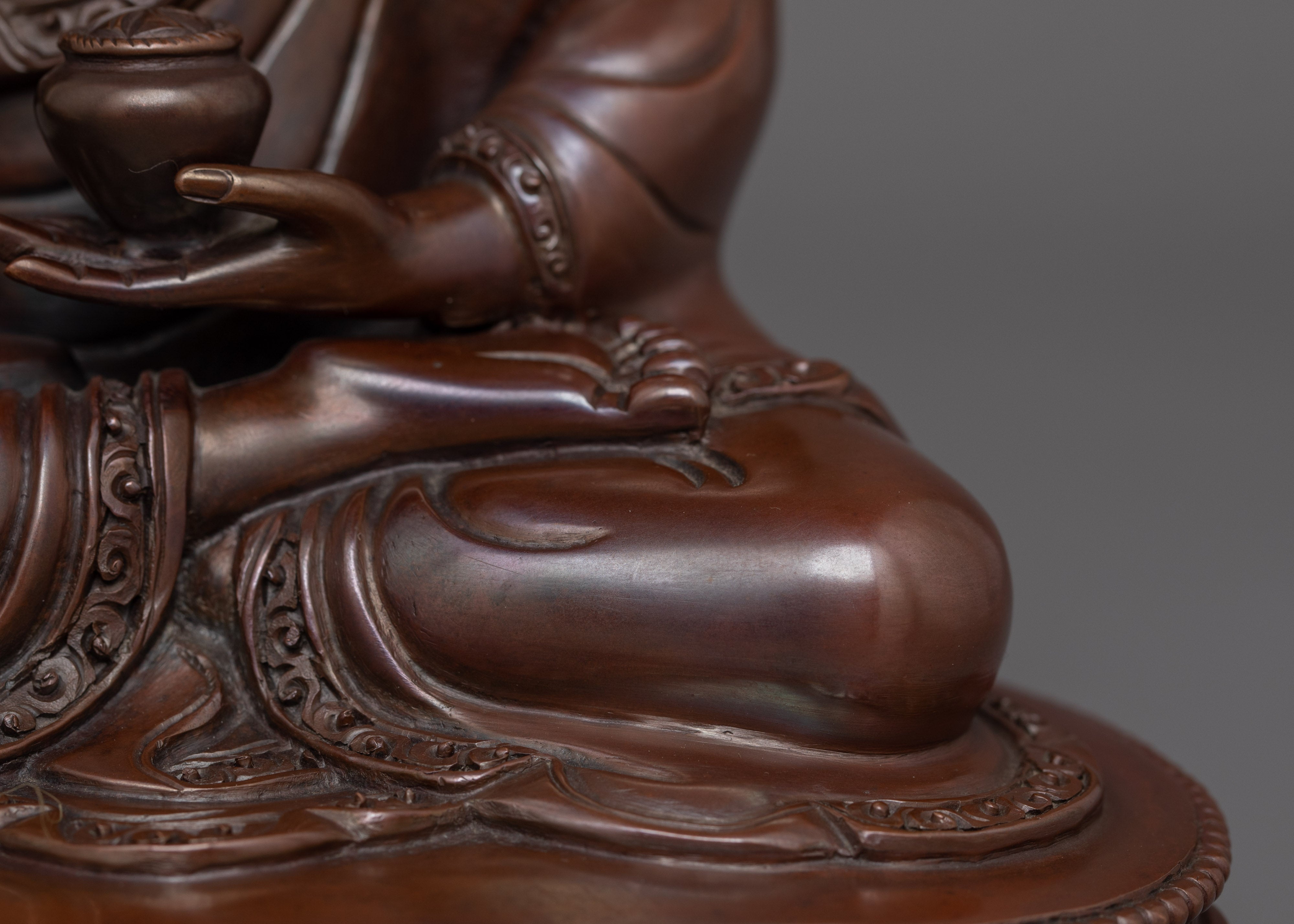 Enlightened Buddha Shakyamuni Statue for Meditation | Symbol of Serenity