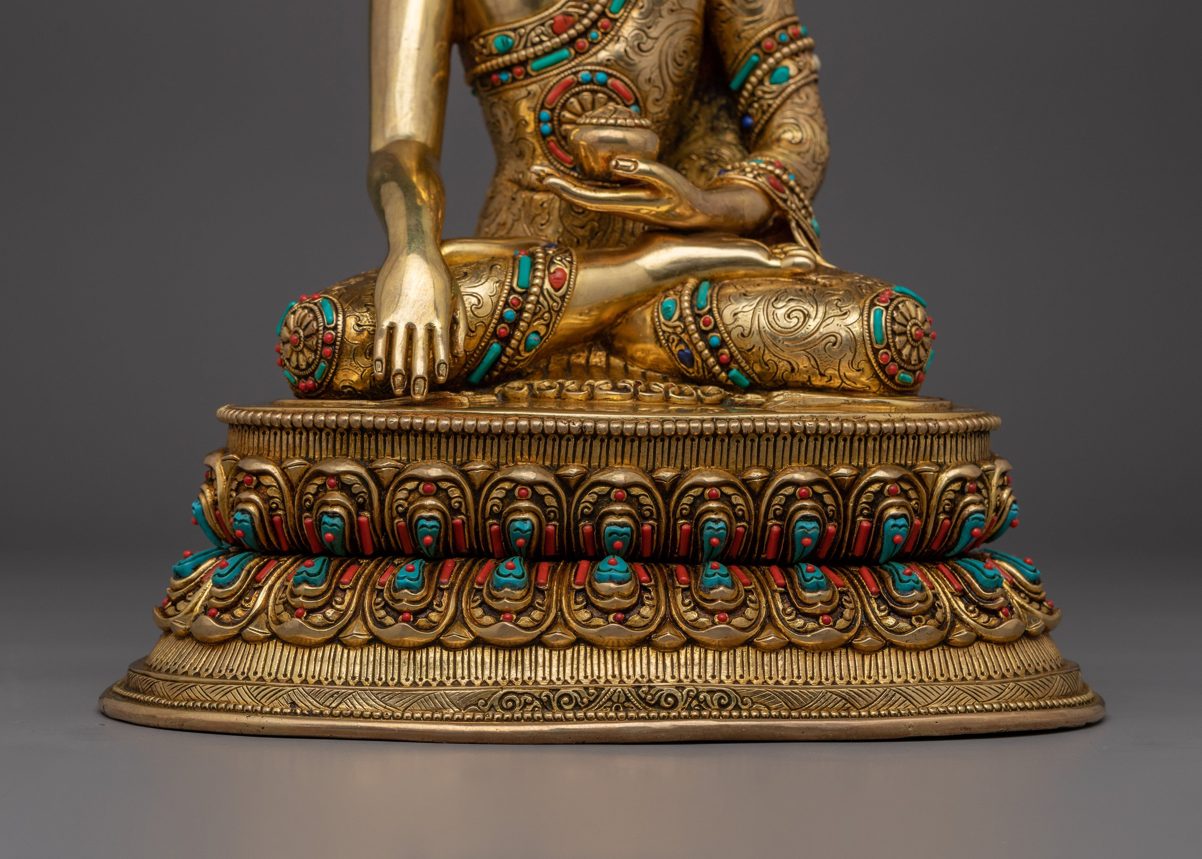 Founder of Buddhism Shakyamuni Buddha | Gautama Buddha - The Honored One