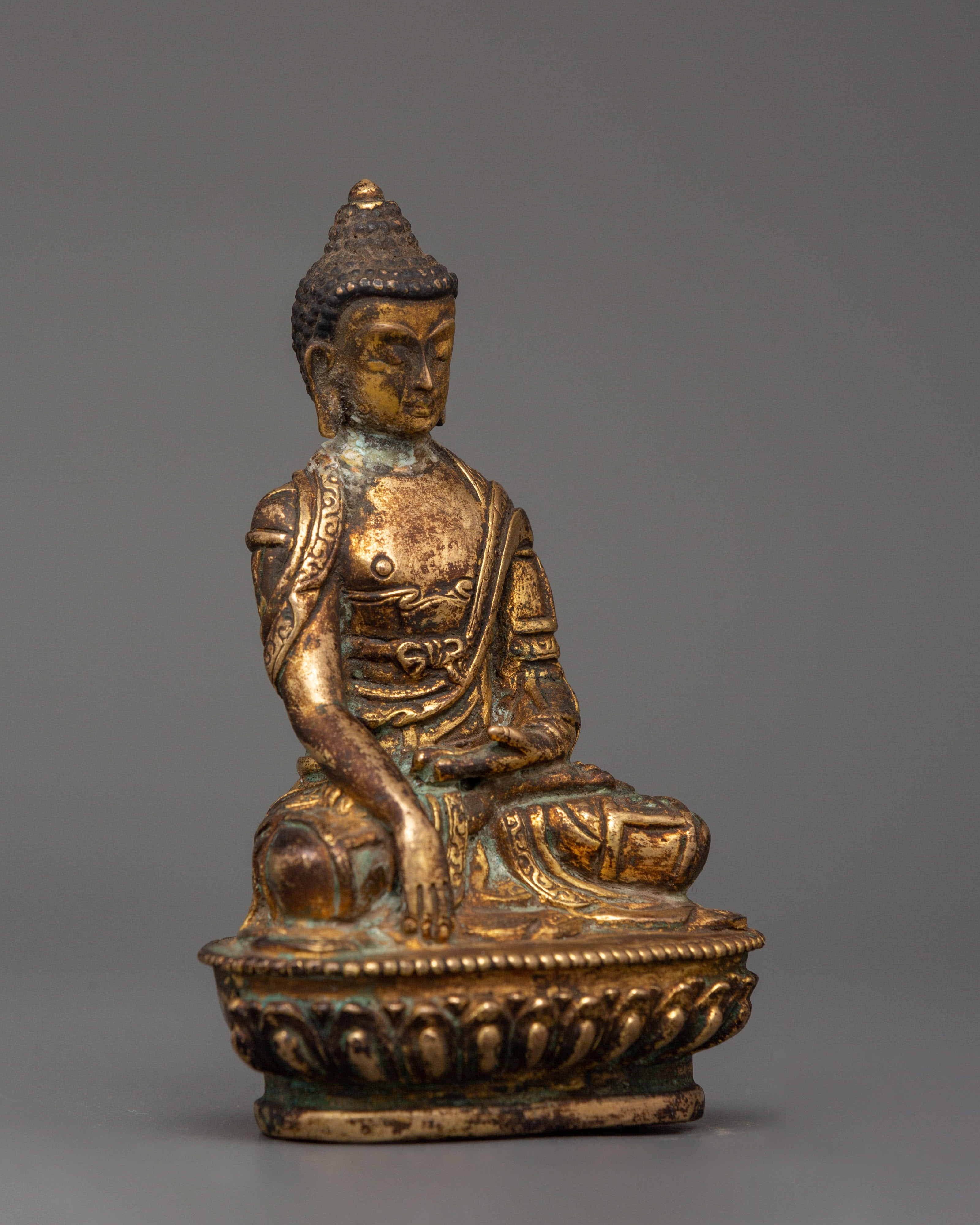 Shakyamuni Buddha Buddhist Altar Decor | Sacred Antique Copper Statue for Meditation