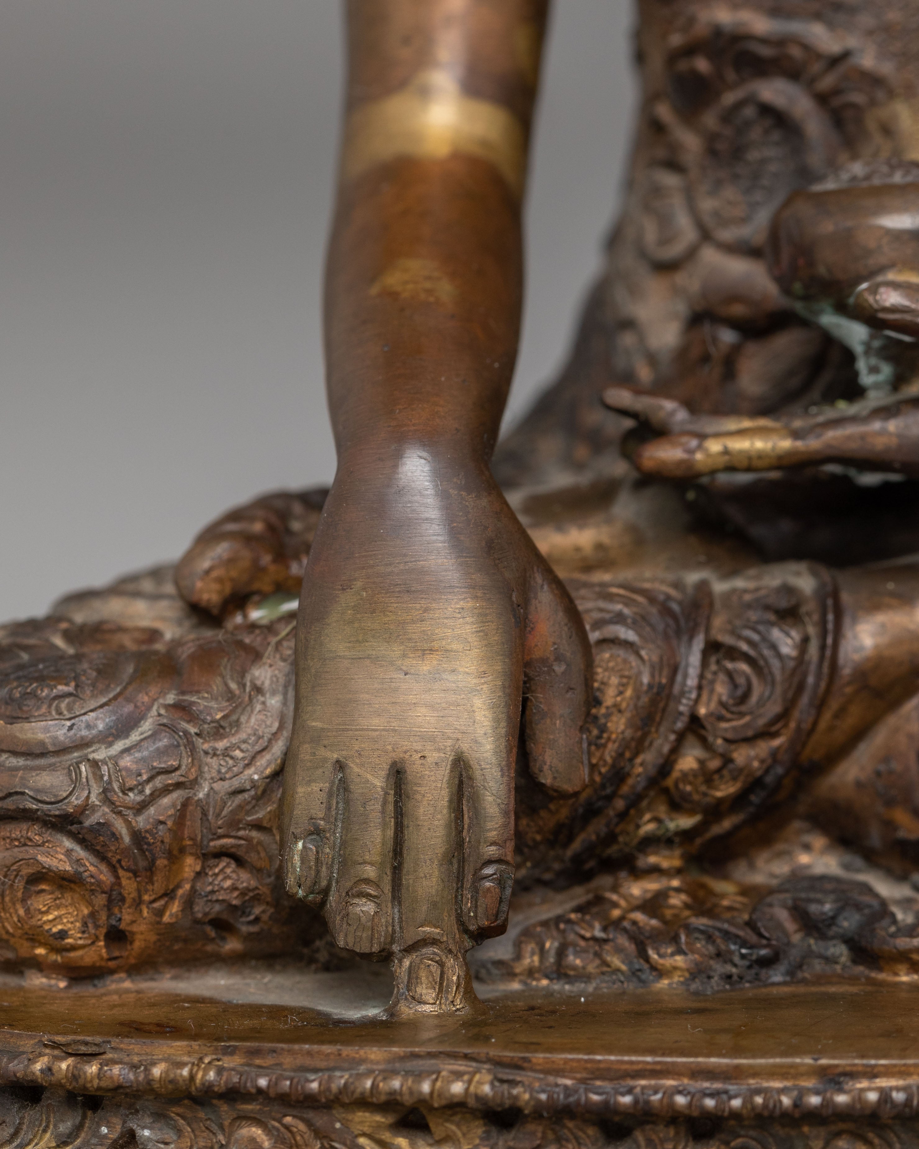 Sacred Statue of Shakyamuni Buddha | The Sage of Shakyas