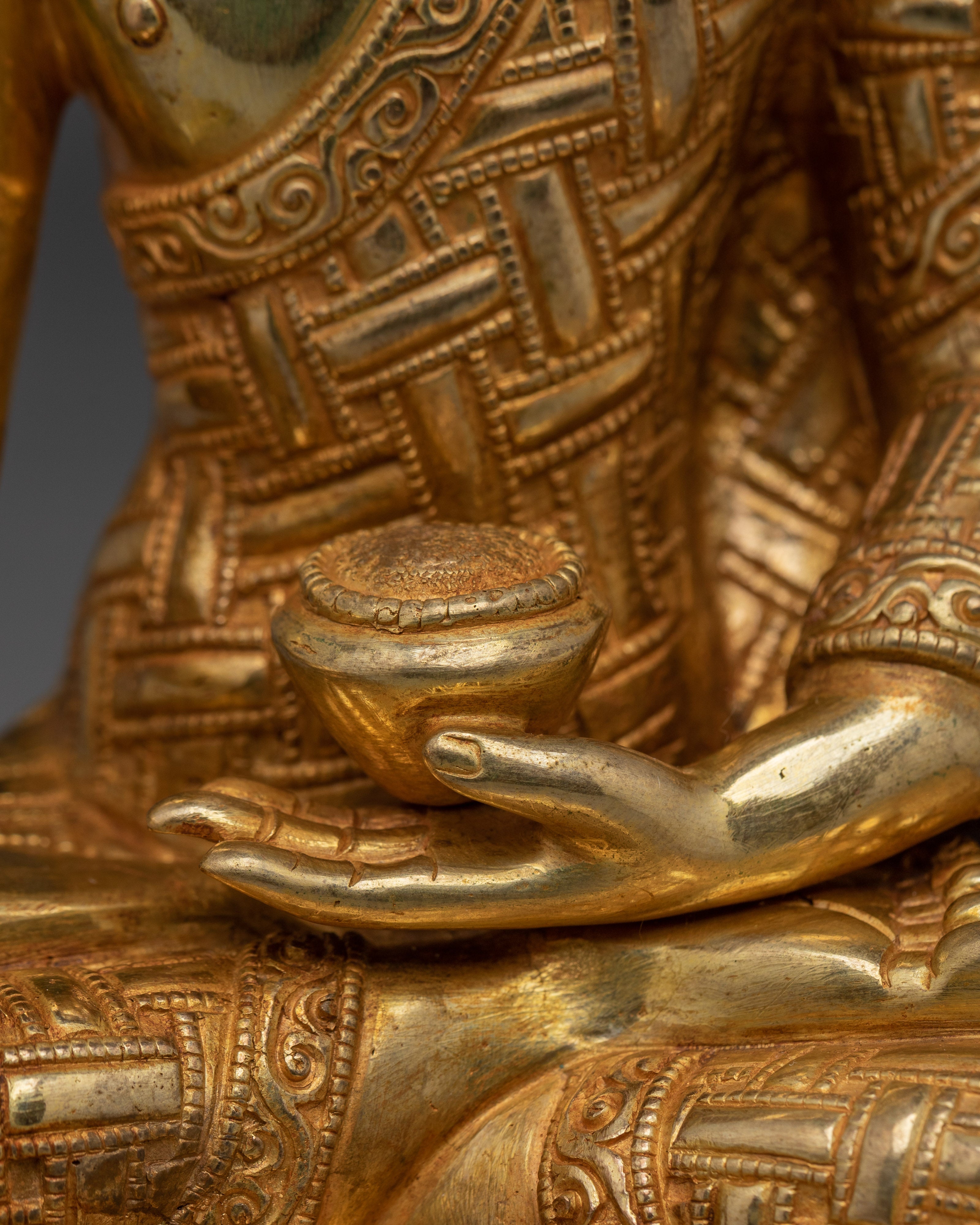 Golden Shakyamuni Buddha Decor Figurine | Gautama Buddha Artwork