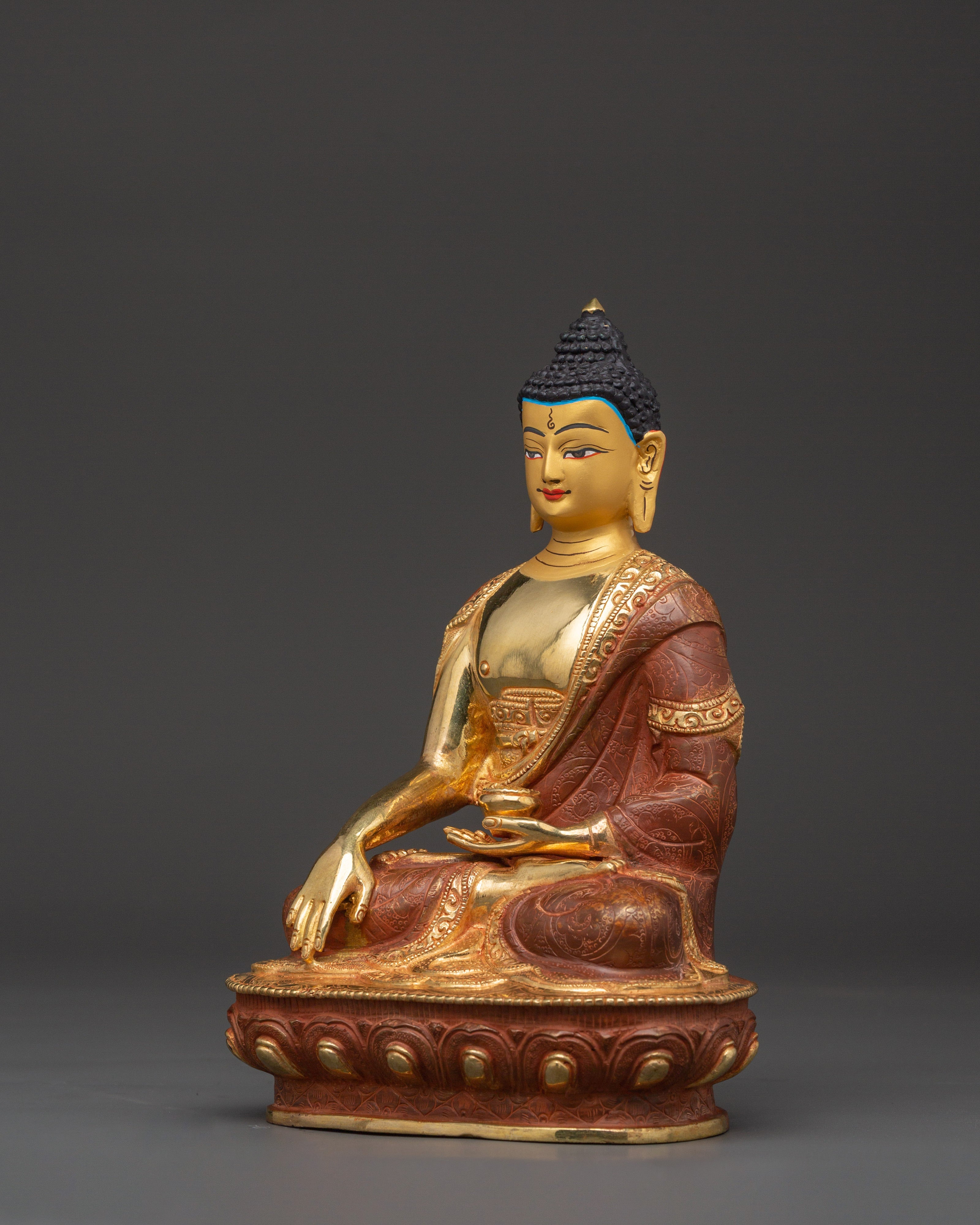 Handcrafted Shakyamuni Buddha Statue: The Enlightened Sage