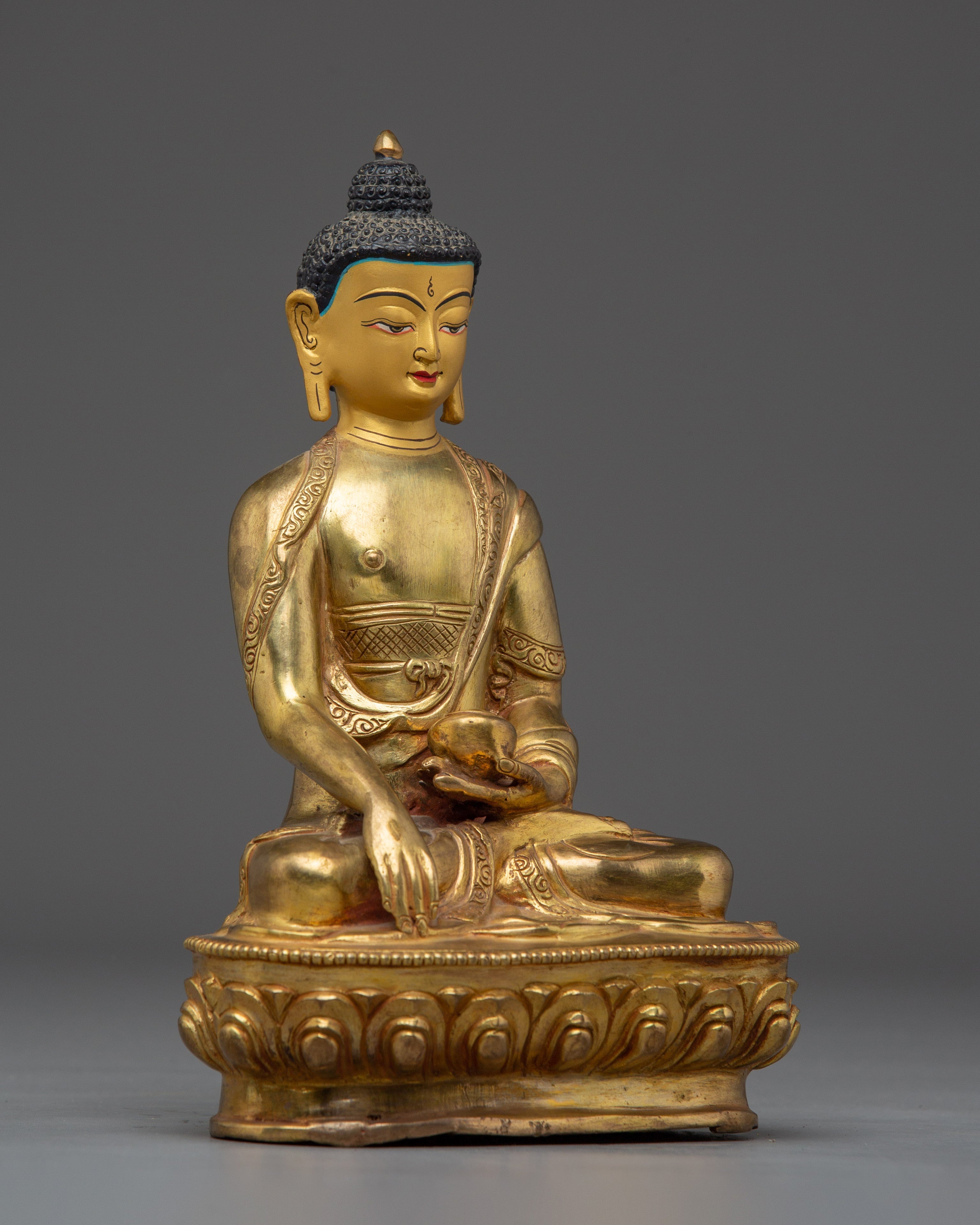Traditional Shakyamuni Buddha | A Symbol of Enlightenment and Peace