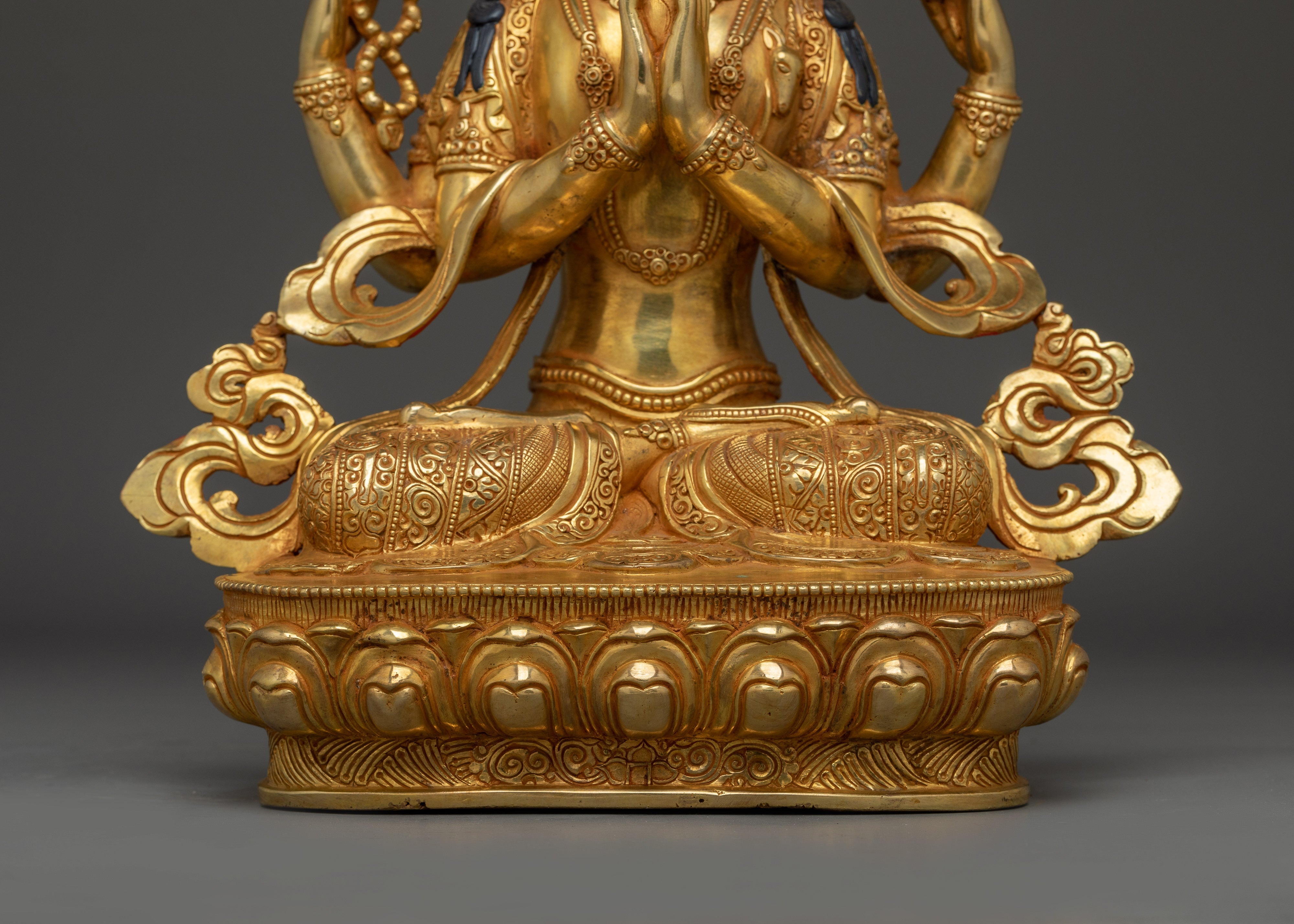 Chenrezig in Four-Armed Form | The one who looks with an unwavering eye