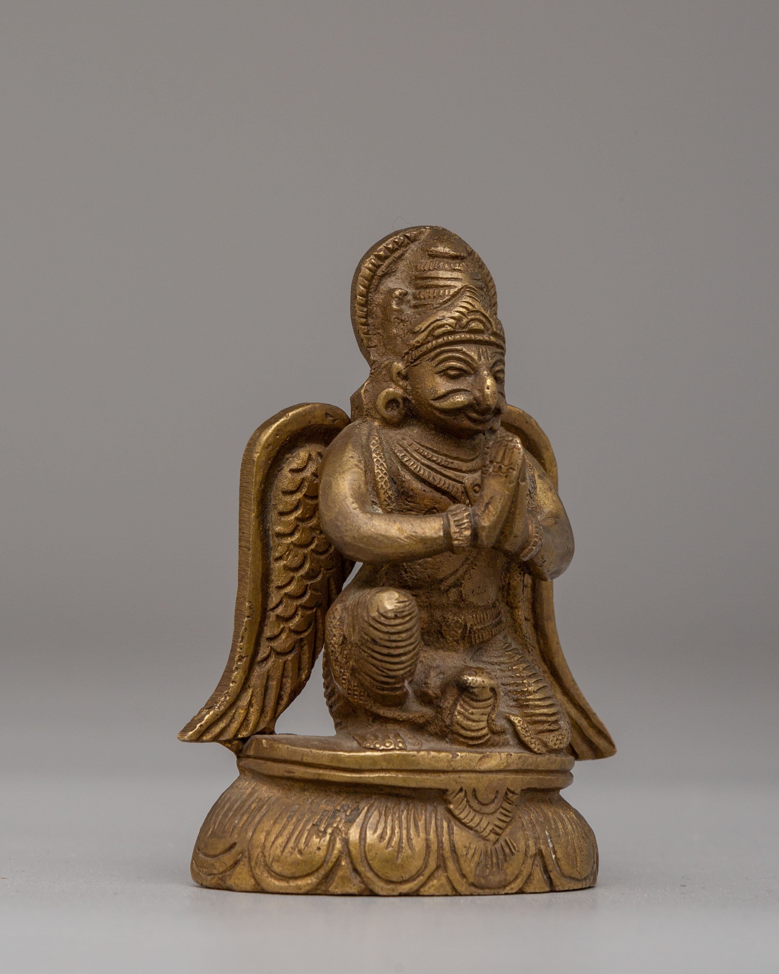 Traditional Garuda Deity Sculpture | Symbol of Power and Protection