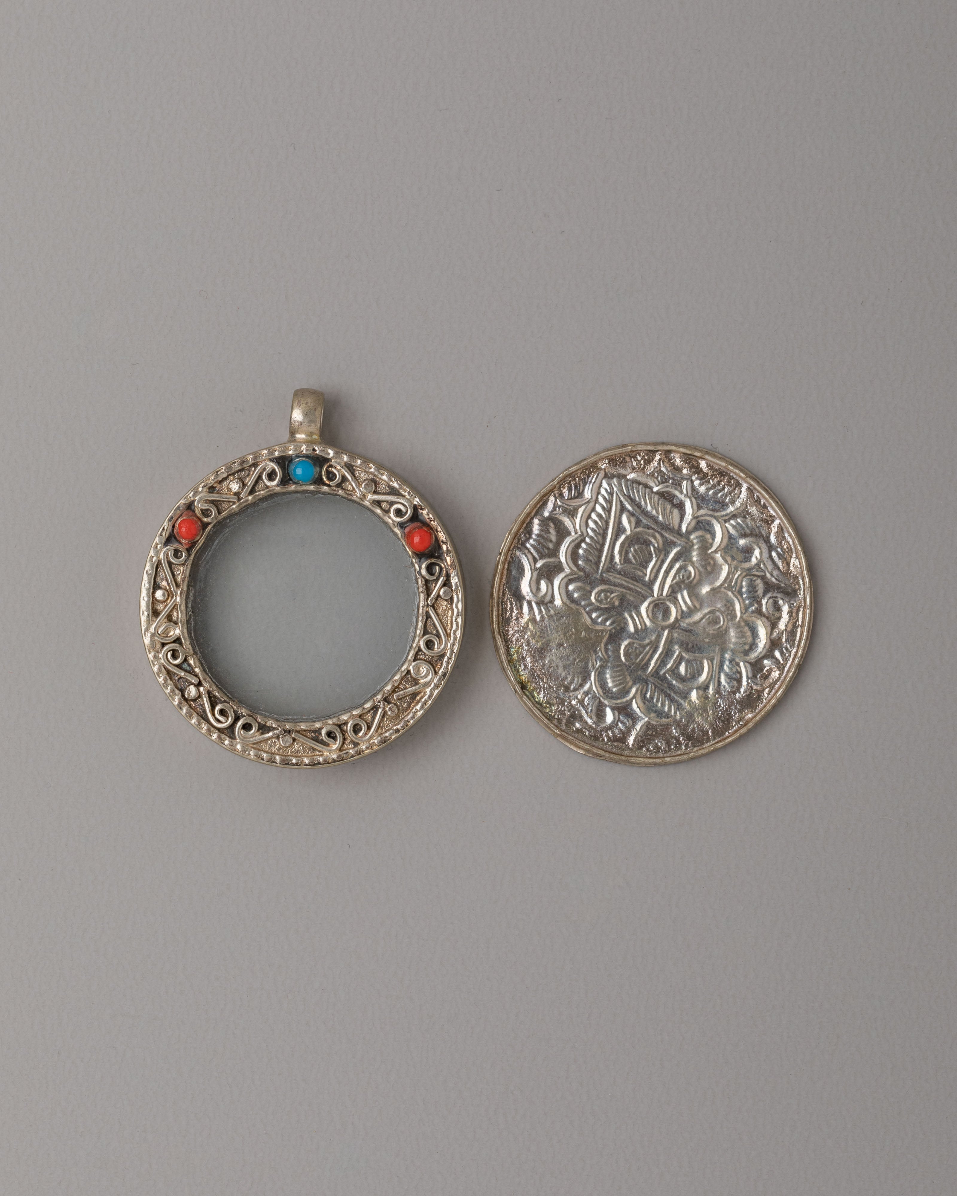 Spiritual Vajra Locket | Vajra Symbol Pendant