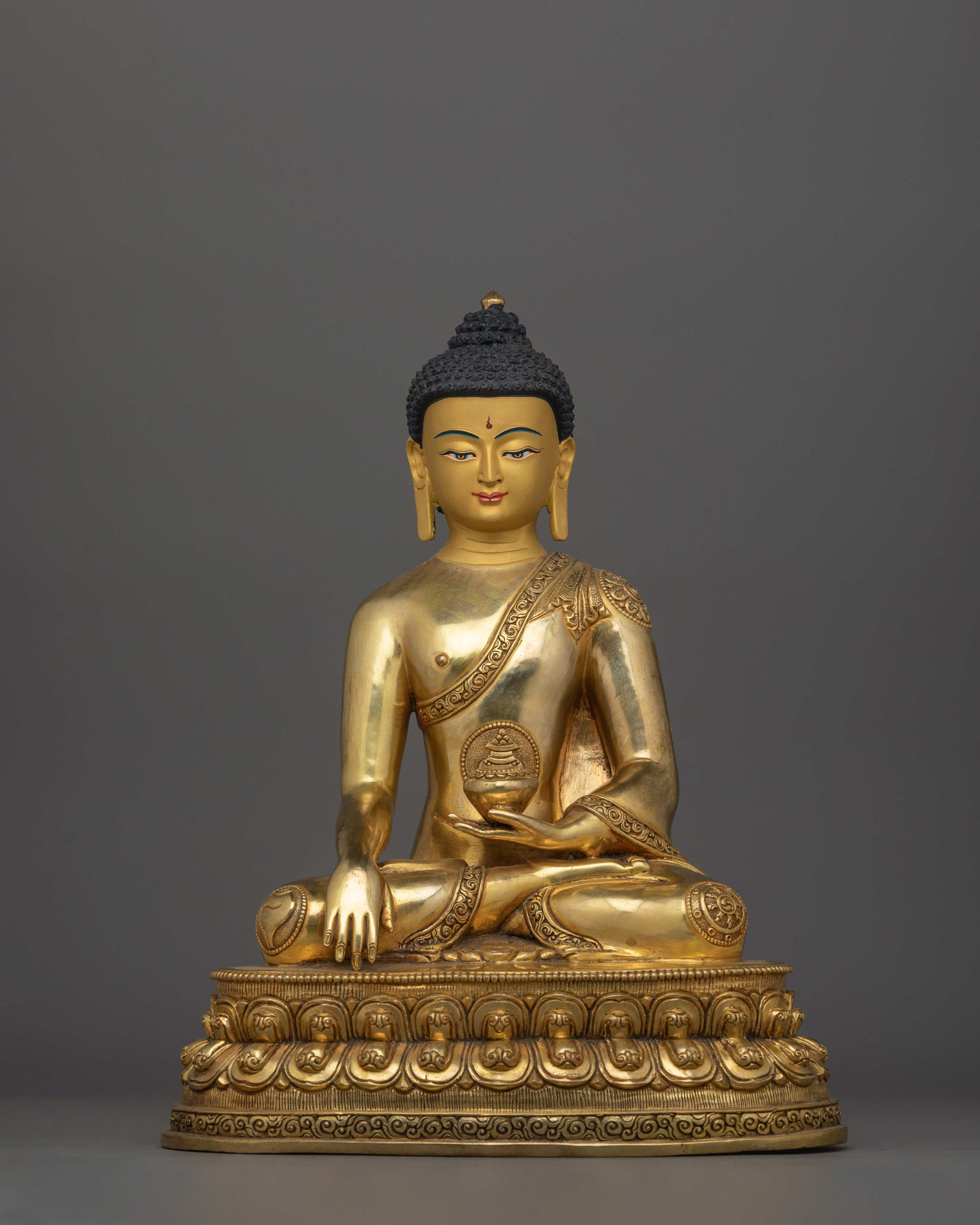 Shakyamuni Buddha Sculpture with Halo  | A Radiant Symbol of Enlightenment