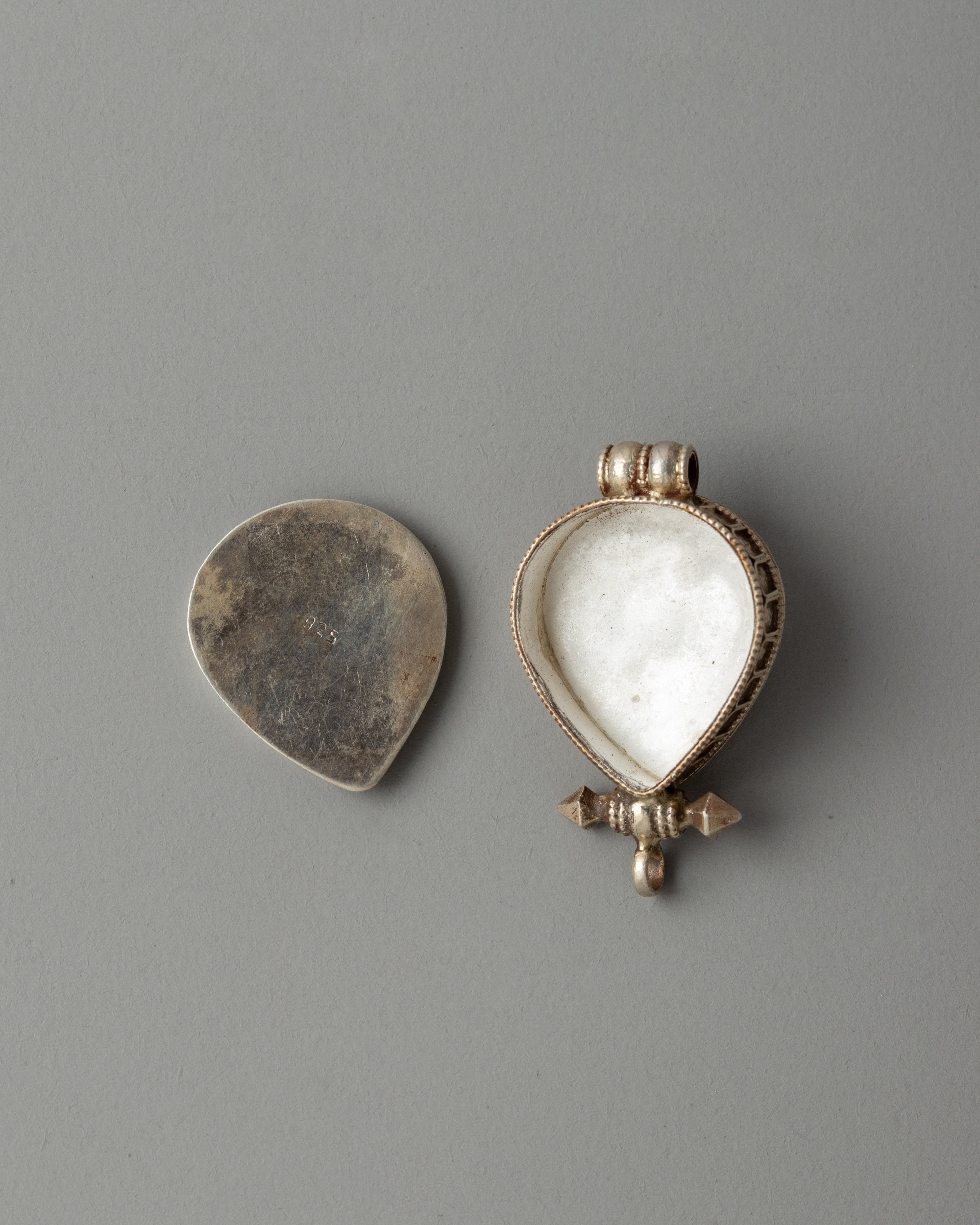 Avalokiteshvara Mantra Ghau Locket | Symbol of Compassion and Spiritual Protection