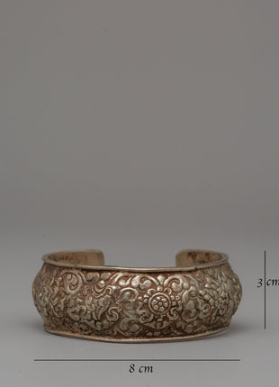 White Metal Tibetan Bracelet | Spiritual and Ethnic Style