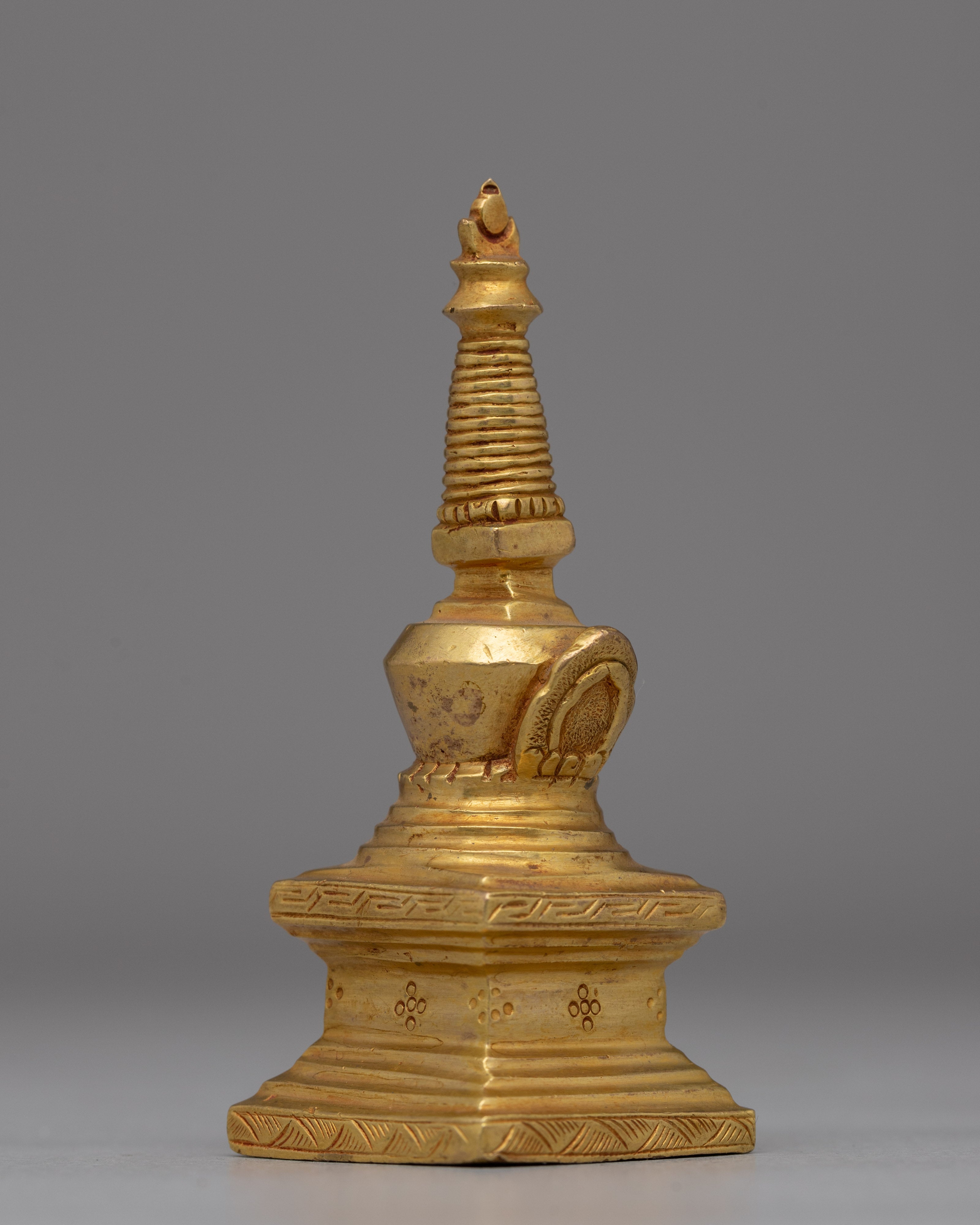 Compact Gold-Plated Buddhist Stupa | Meditation and Enlightenment