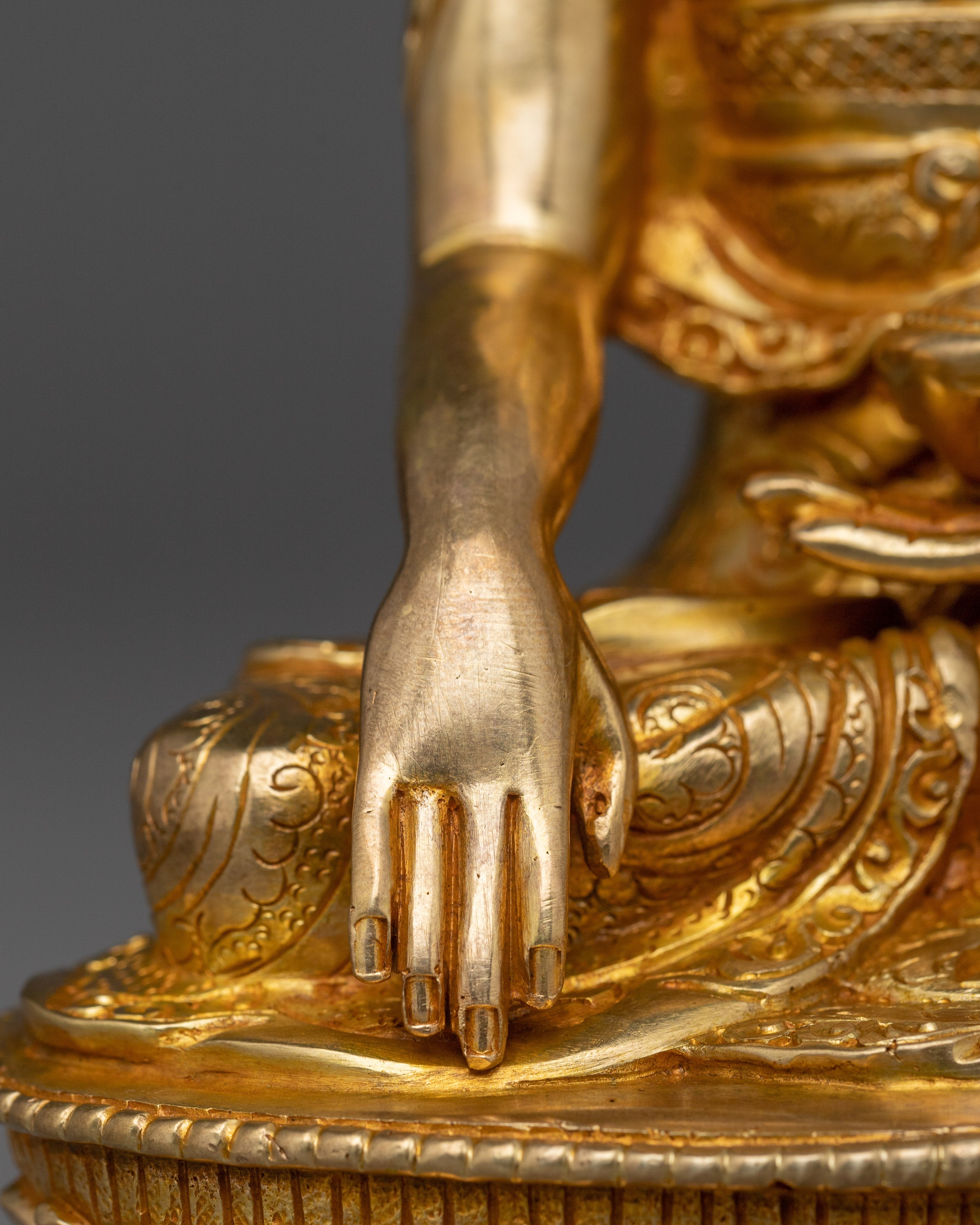 Enlightened Shakyamuni Buddha Golden Art | The Sage of Shakyas