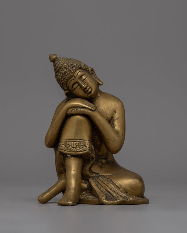 Buddha Resting on Knee Statue