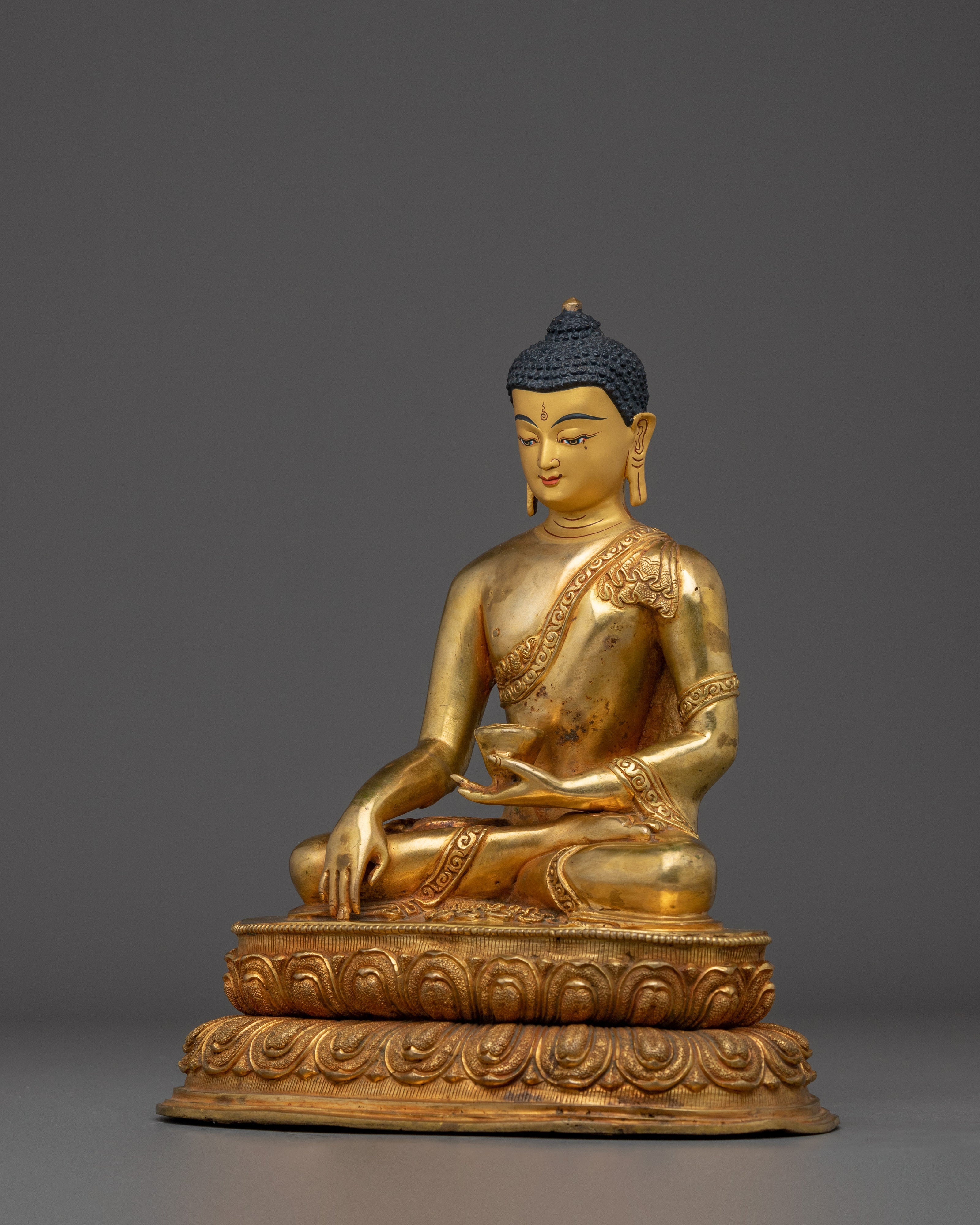 Golden Statue of Shakyamuni Buddha | Sage of the Shakyas