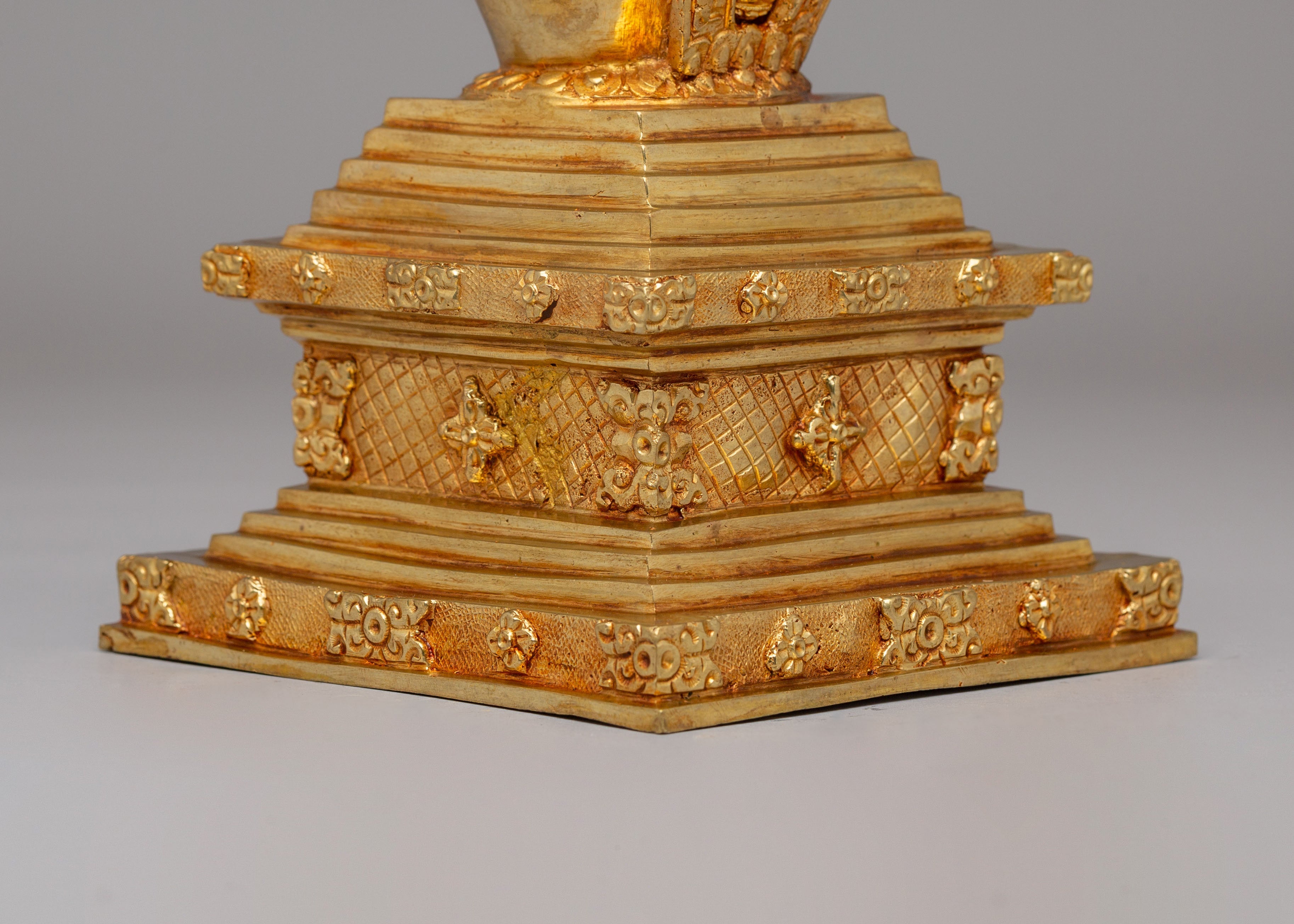 Buddhist Enlightenment Chorten | Symbol of Spiritual Awakening