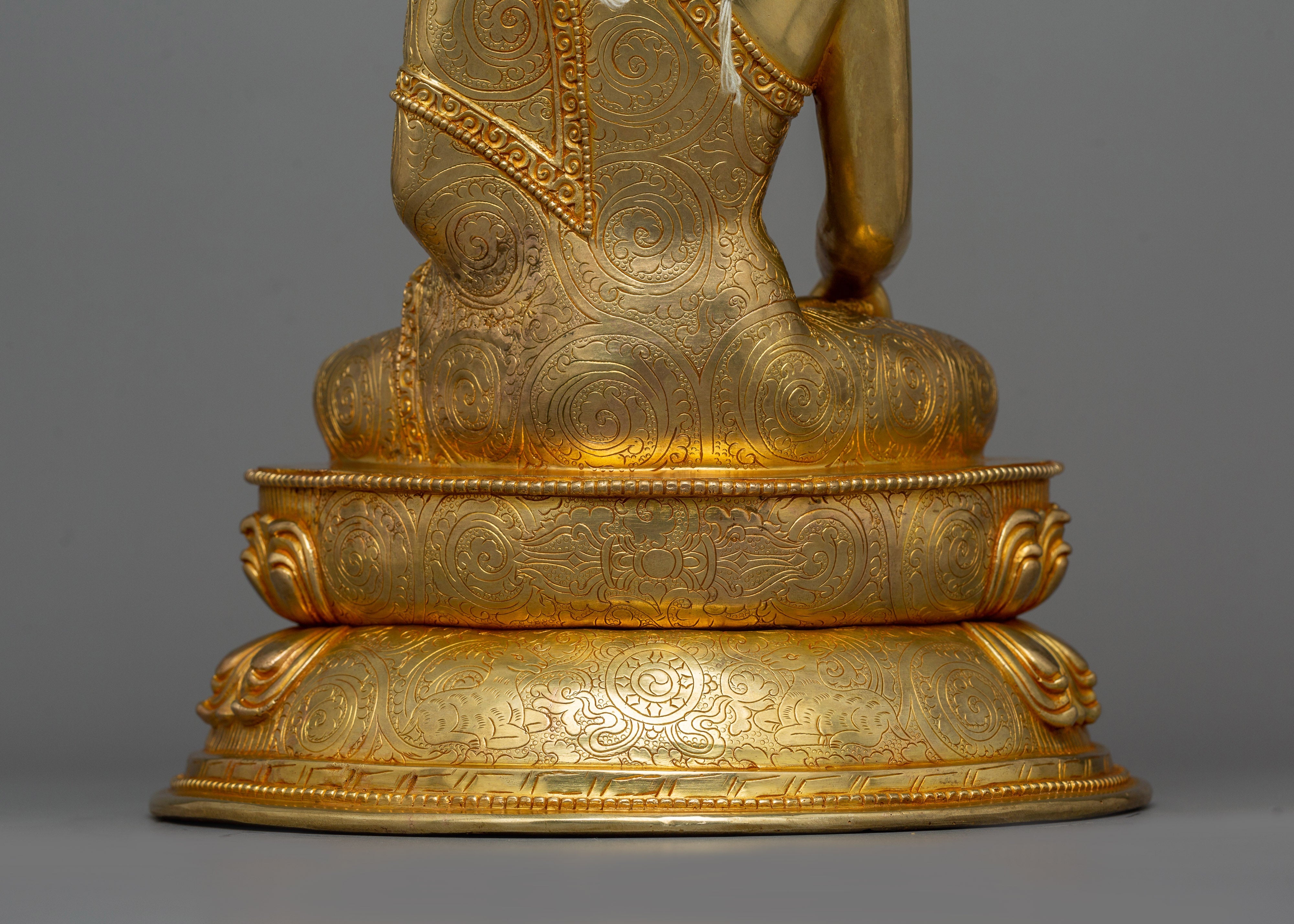 Peaceful Crown Shakyamuni Buddha Statue | Symbol of mindfulness practice