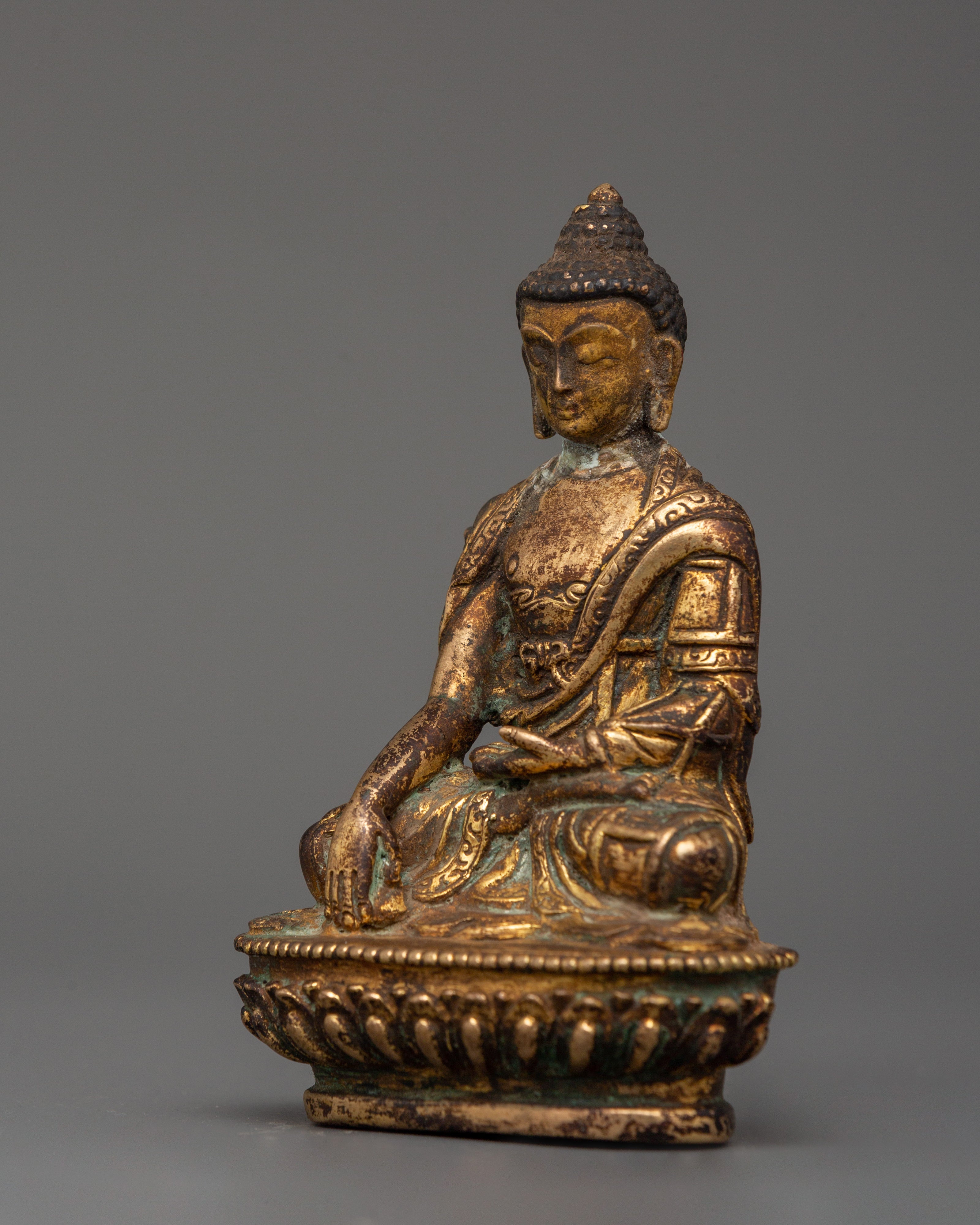 Shakyamuni Buddha Buddhist Altar Decor | Sacred Antique Copper Statue for Meditation