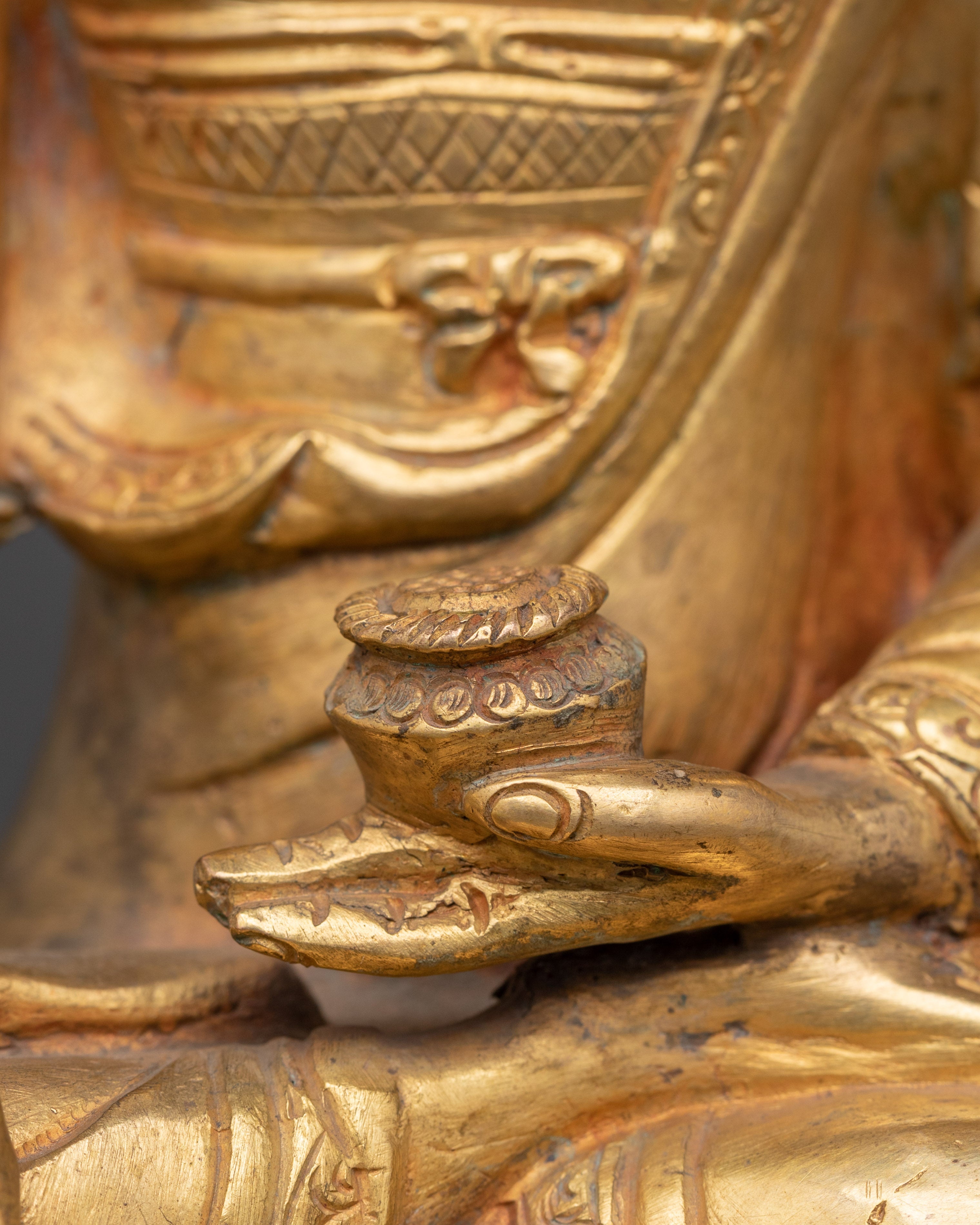 Shakyamuni Buddha Statue for Peace | Handcrafted Gold-Plated Copper Figurine