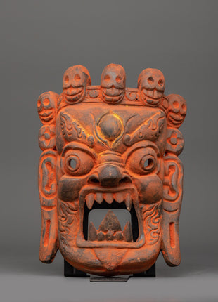 mask-with-sharp-teeth
