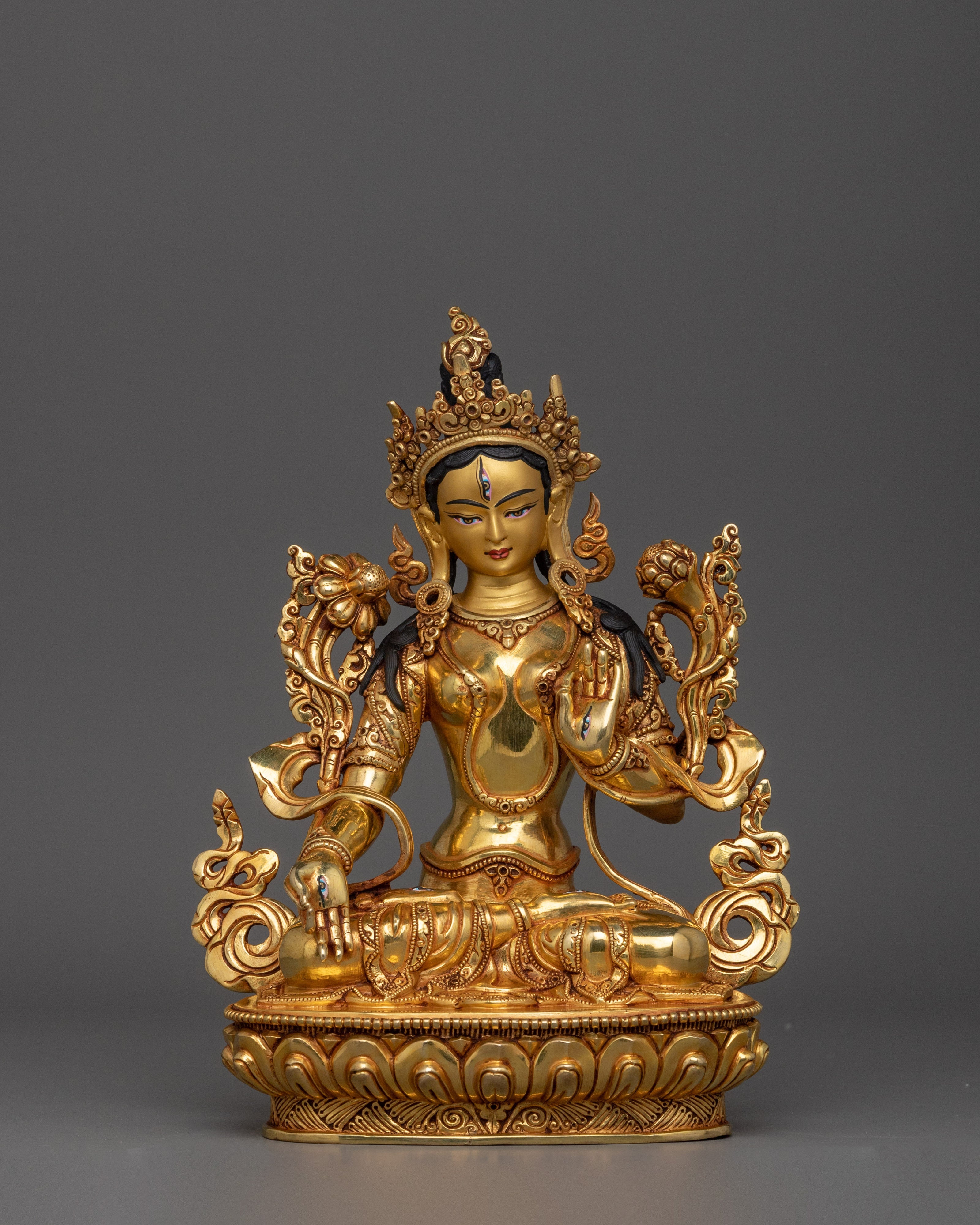 golden-statue-of-white-tara