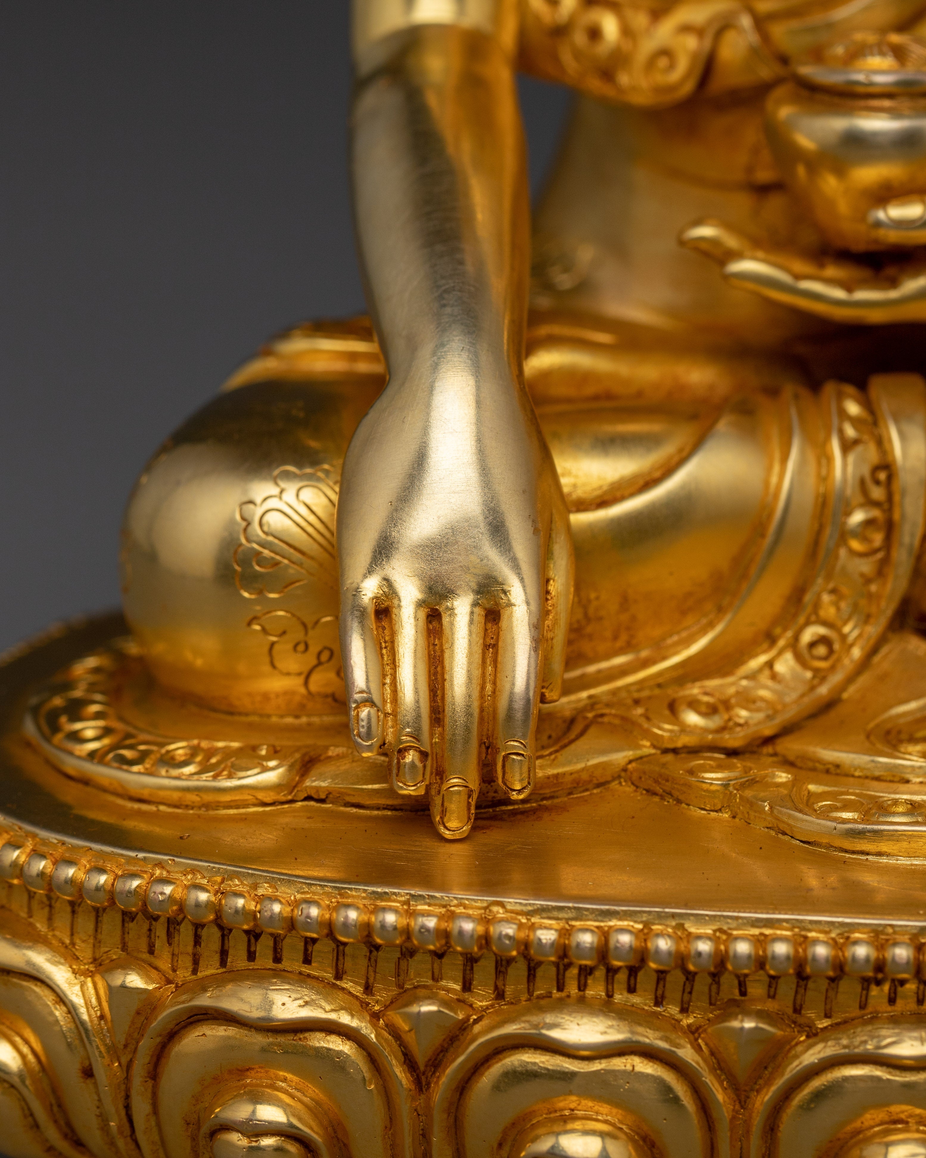 Enlightened Shakyamuni Buddha Golden Statue | The Sage of Shakyas