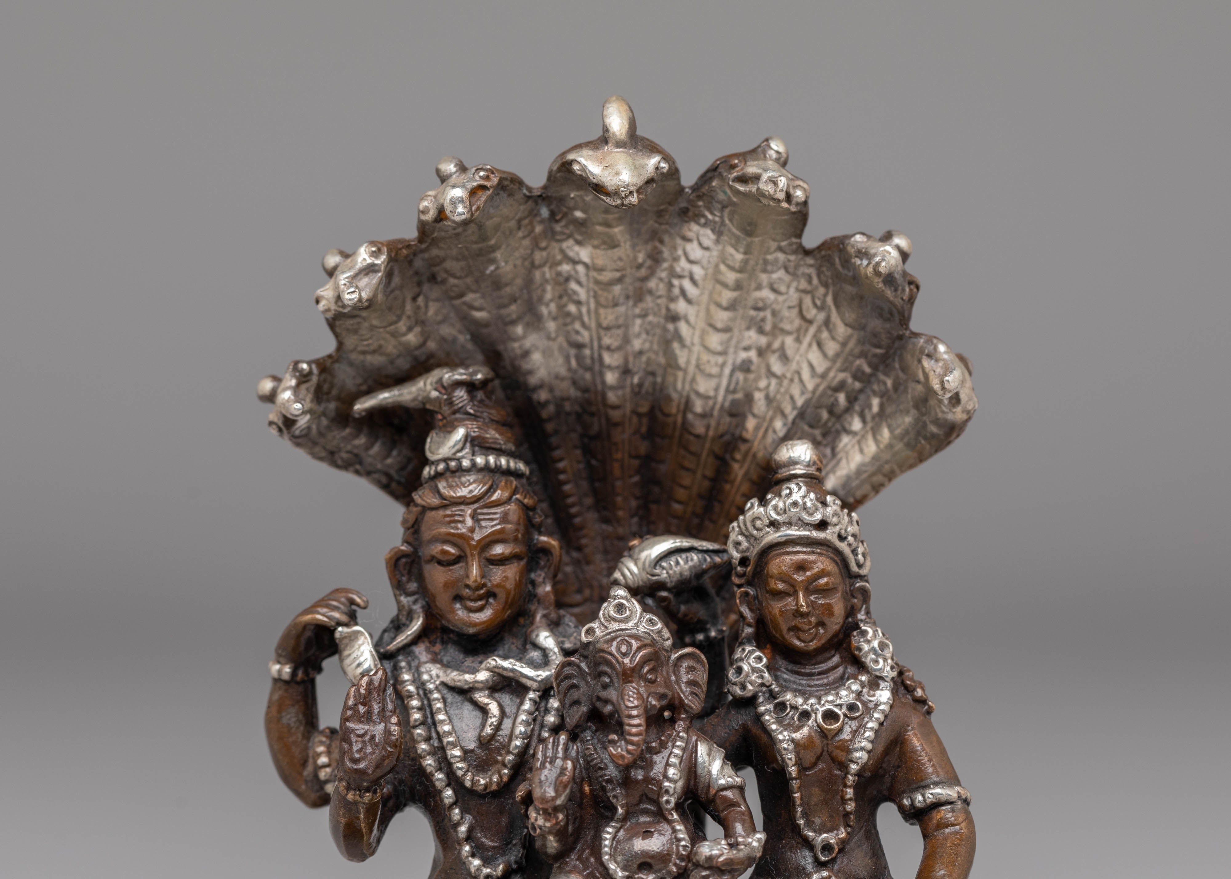 Handmade Hindu Shiva Family Statue | Sacred Symbol of Family Unity and Devotion