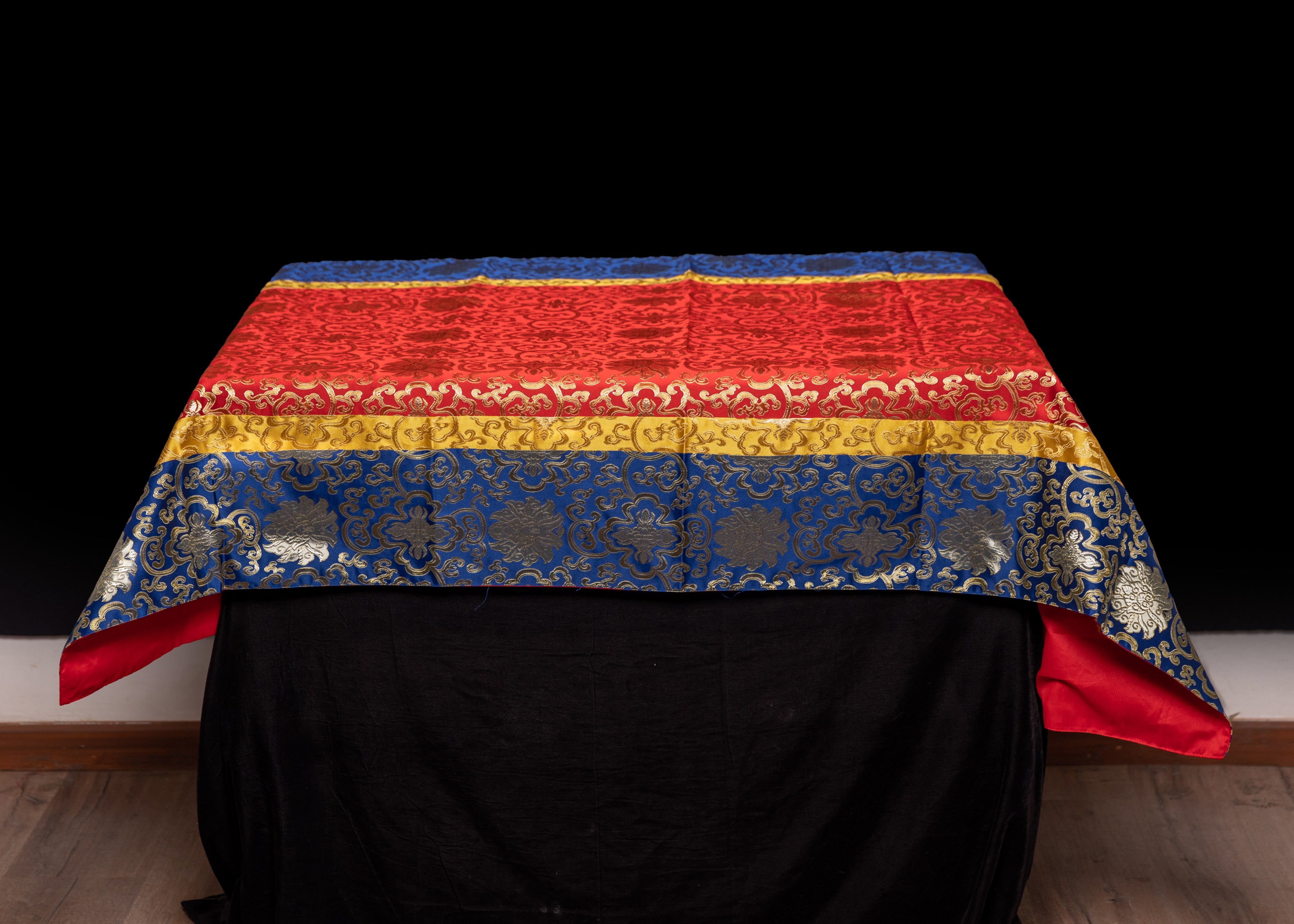 Decorative Table Cloth | Stylish and Artistic Home Accent